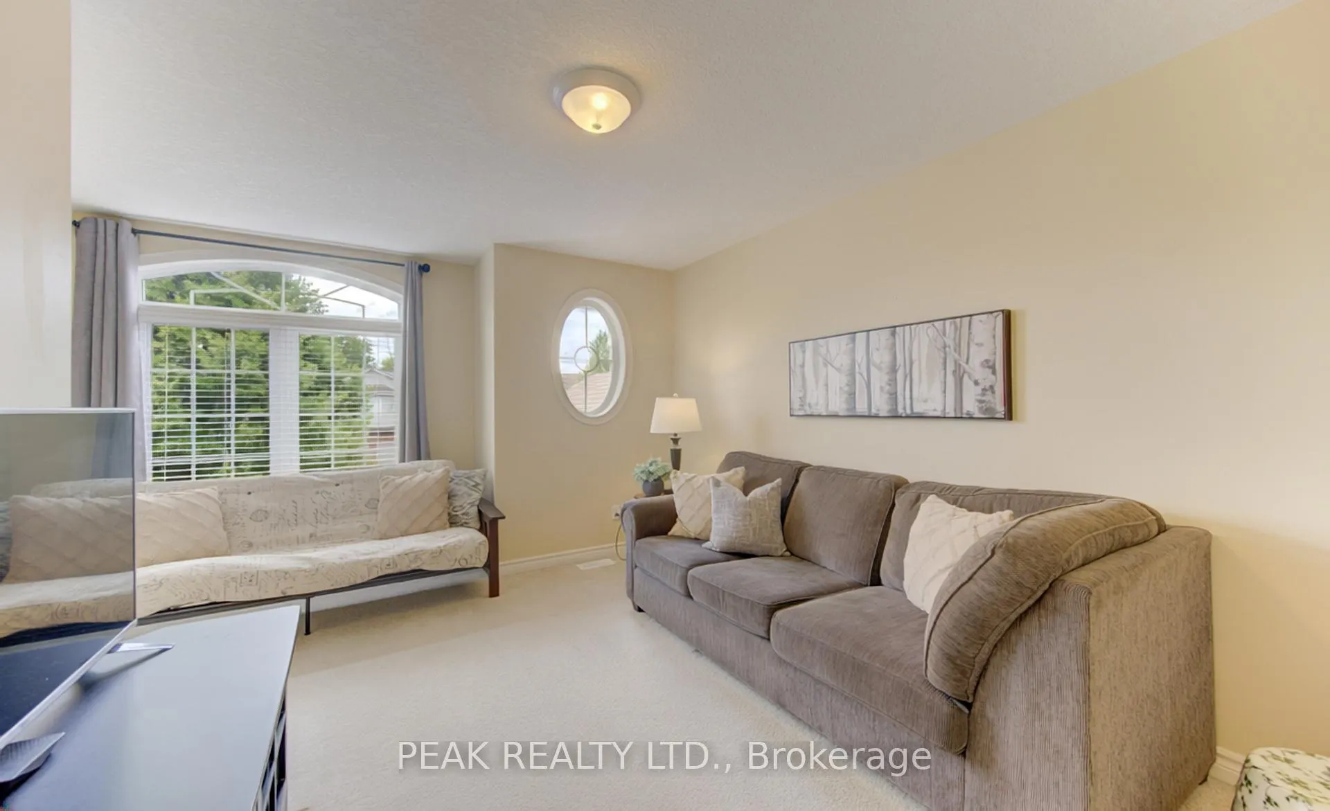 Photo 21 of 258 Laschinger Boulevard, Wilmot — HOMEH