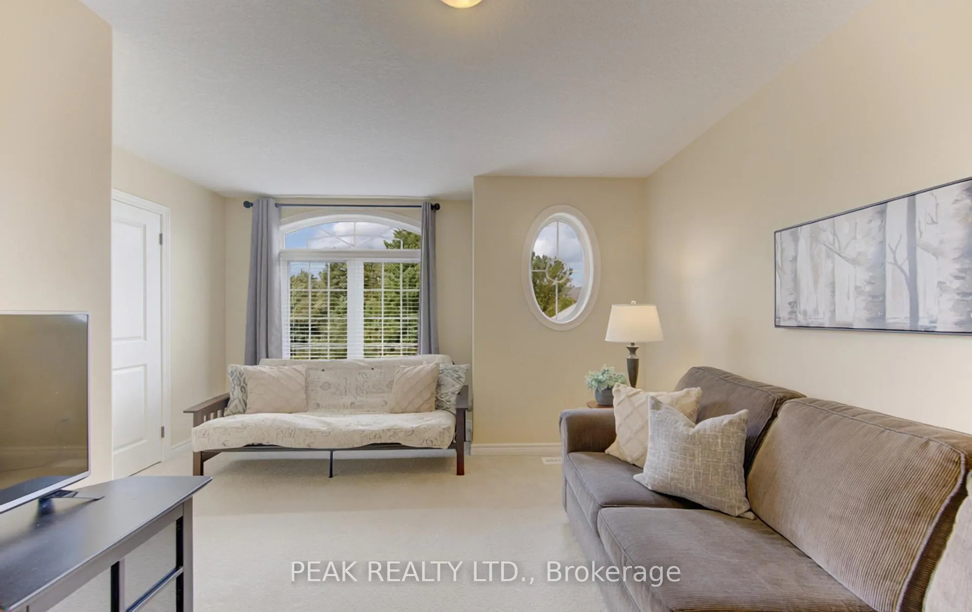 Photo 22 of 258 Laschinger Boulevard, Wilmot — HOMEH