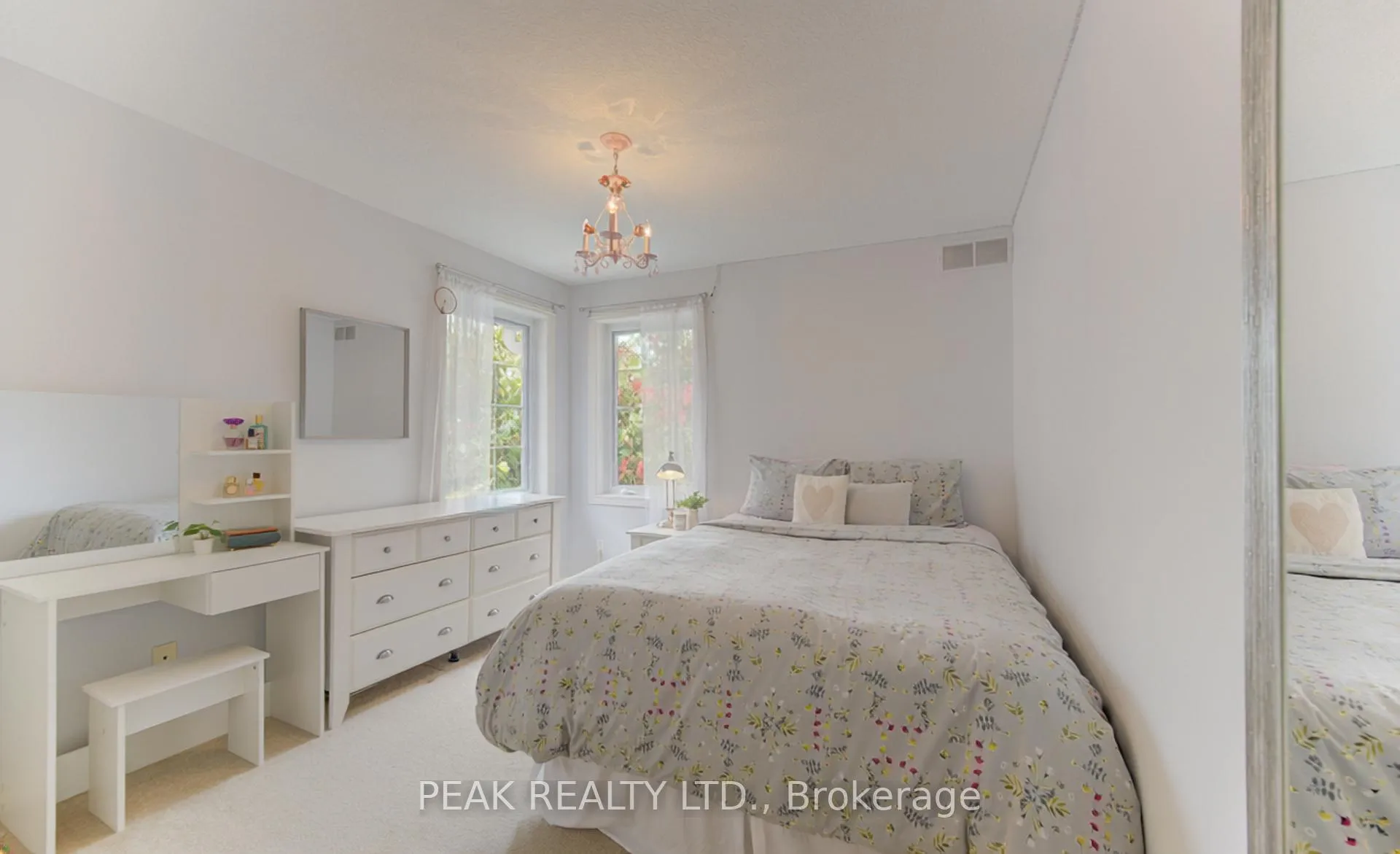 Photo 27 of 258 Laschinger Boulevard, Wilmot — HOMEH