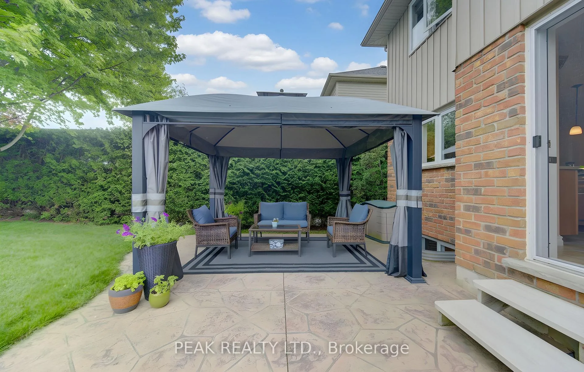 Photo 34 of 258 Laschinger Boulevard, Wilmot — HOMEH
