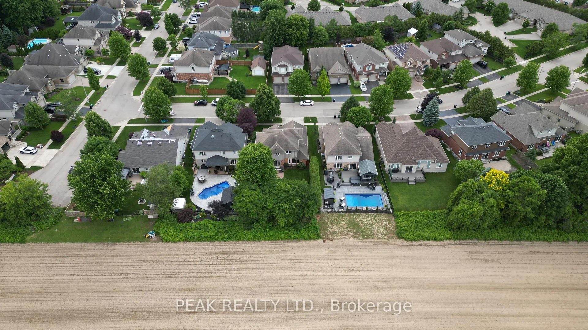 Photo 35 of 258 Laschinger Boulevard, Wilmot — HOMEH