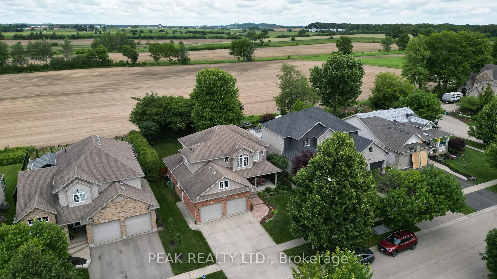 Photo 37 of 258 Laschinger Boulevard, Wilmot — HOMEH