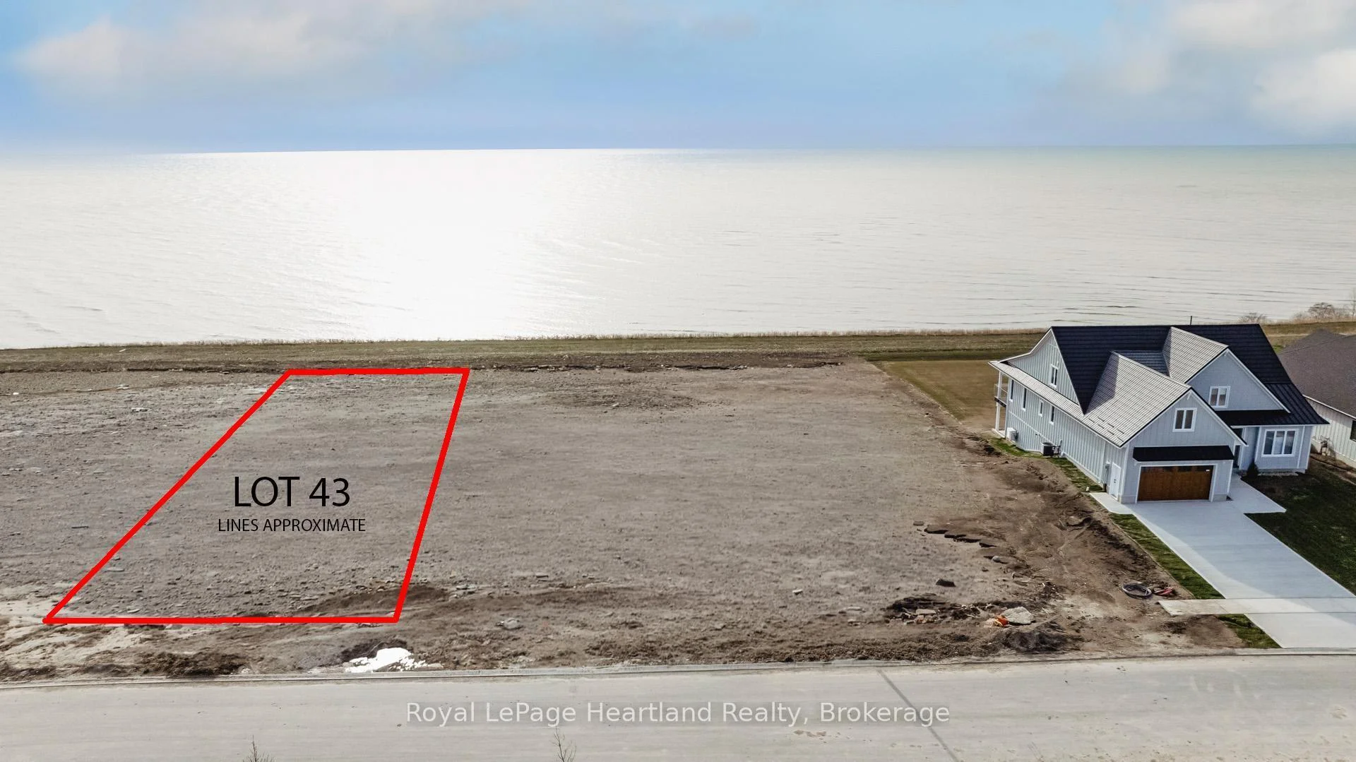 Photo 5 of 472 Coast Drive, Goderich, Goderich (Town) — HOMEH
