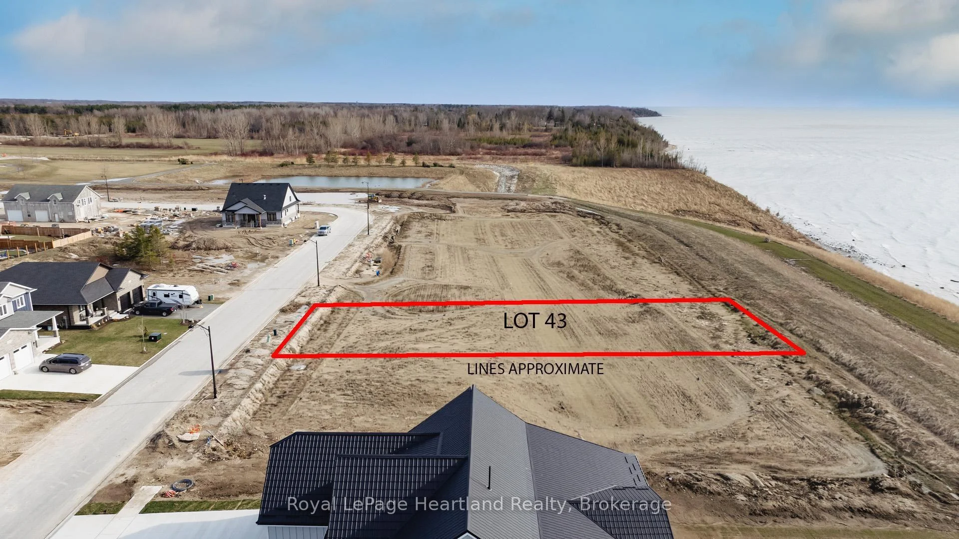 Photo 6 of 472 Coast Drive, Goderich, Goderich (Town) — HOMEH
