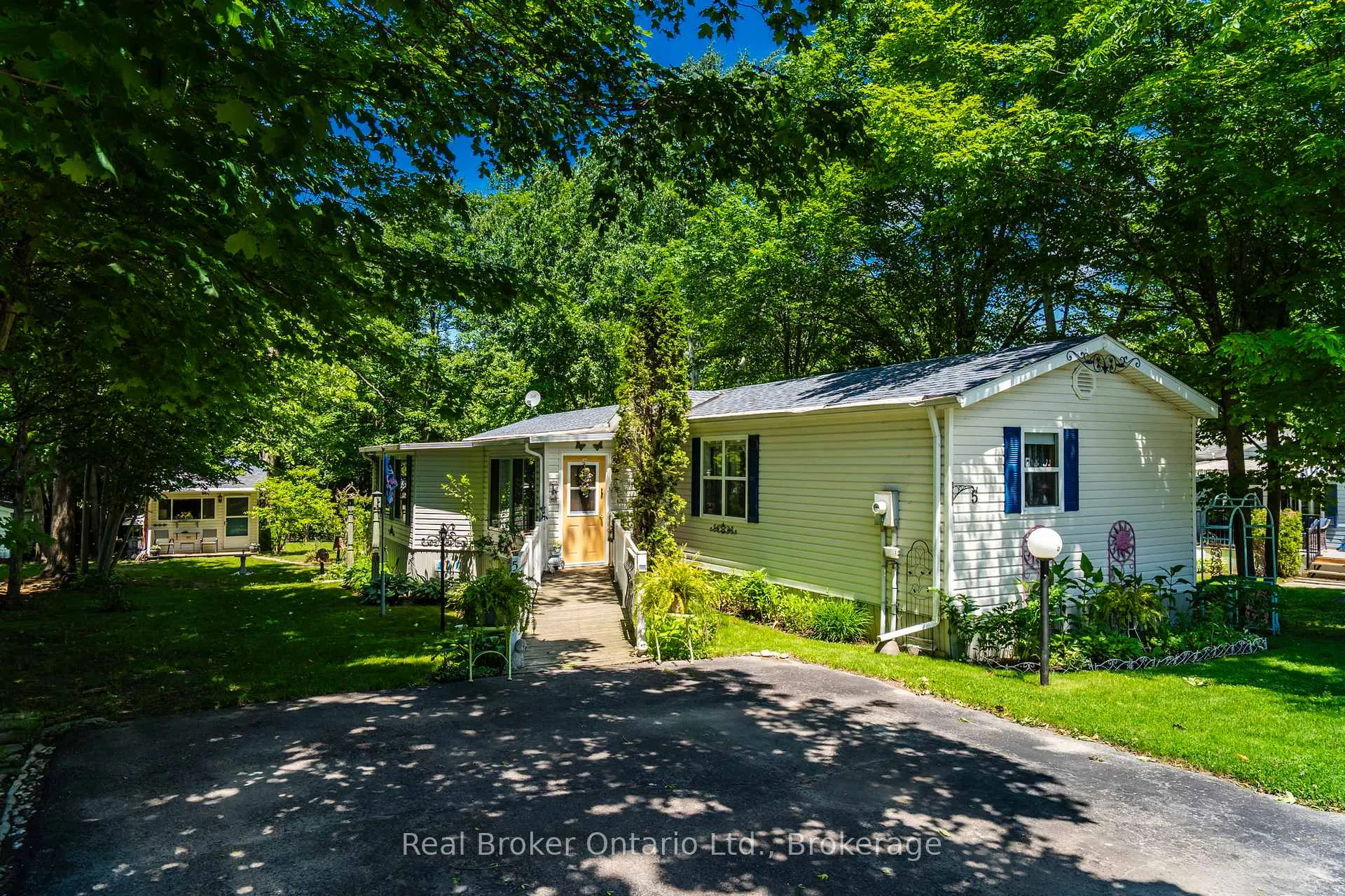Photo 2 of Unit 5, 5411 Elliott Side Road, Tay, Rural Tay — HOMEH
