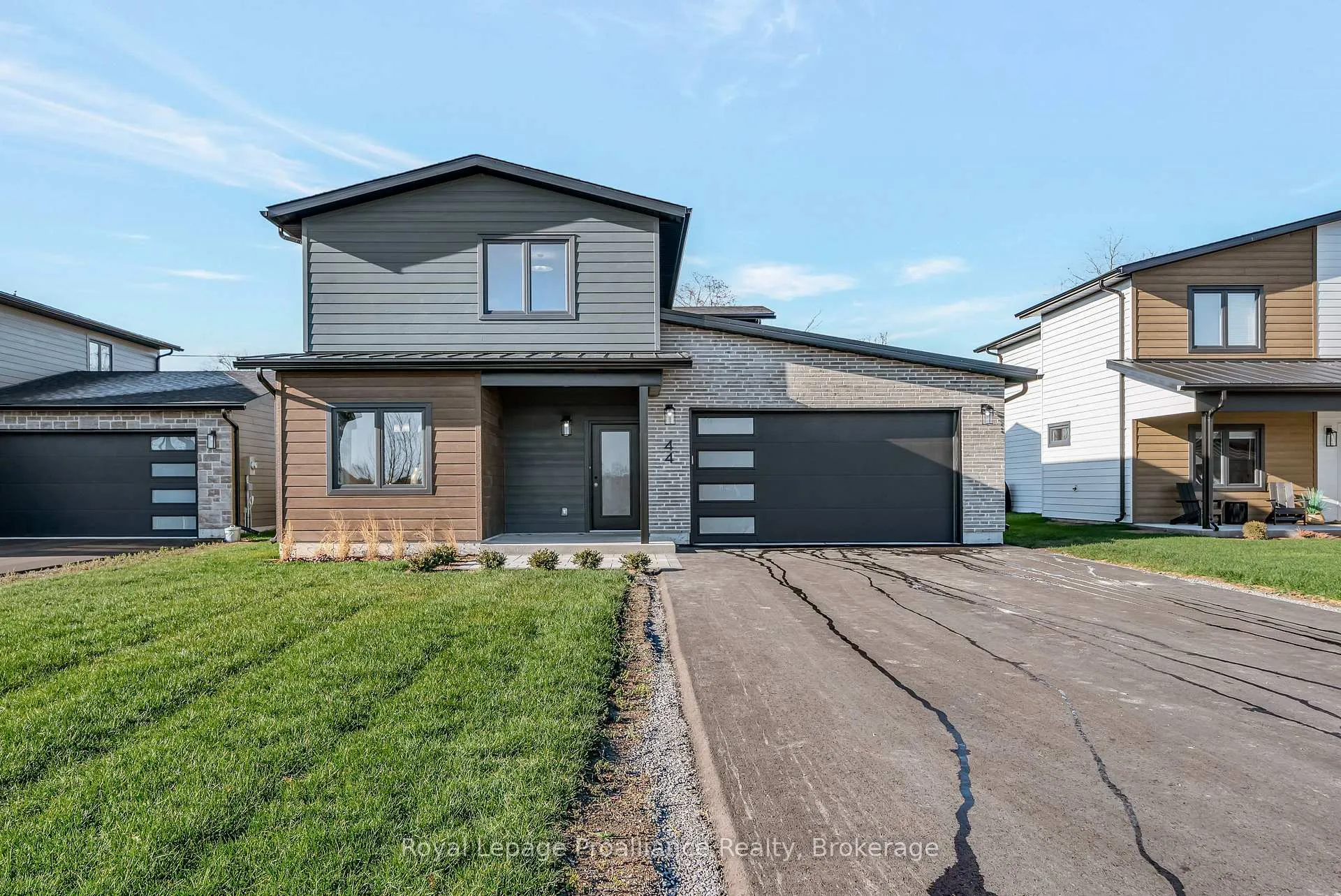 Photo 1 of 44 Fraser Drive, Quinte West, Sidney Ward — HOMEH