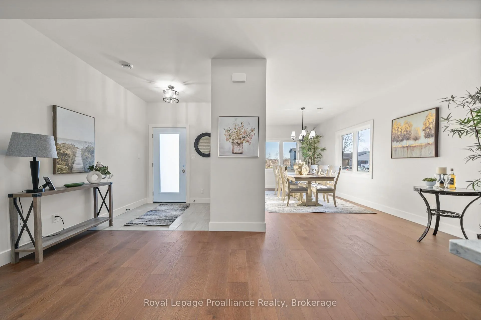 Photo 4 of 44 Fraser Drive, Quinte West, Sidney Ward — HOMEH