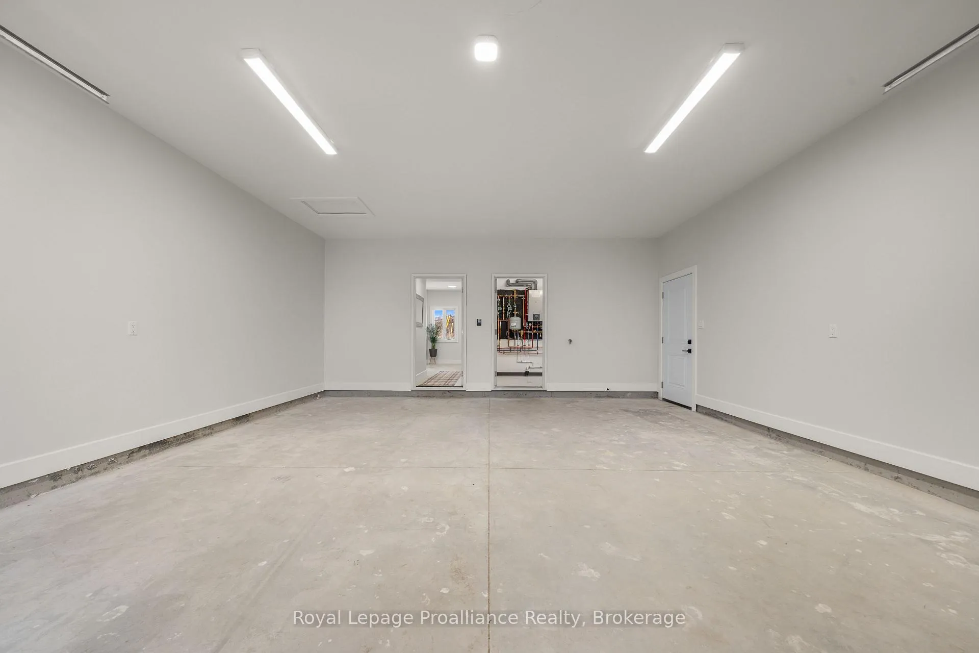 Photo 34 of 44 Fraser Drive, Quinte West, Sidney Ward — HOMEH