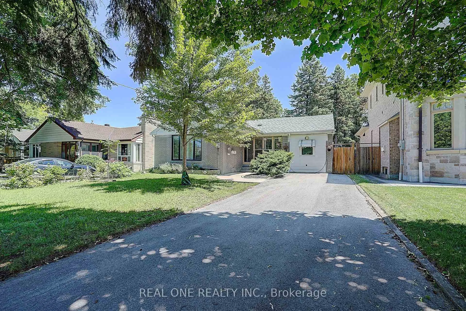 Photo 1 of 37 Lauralynn Crescent, Scarborough, Agincourt South-Malvern West — HOMEH