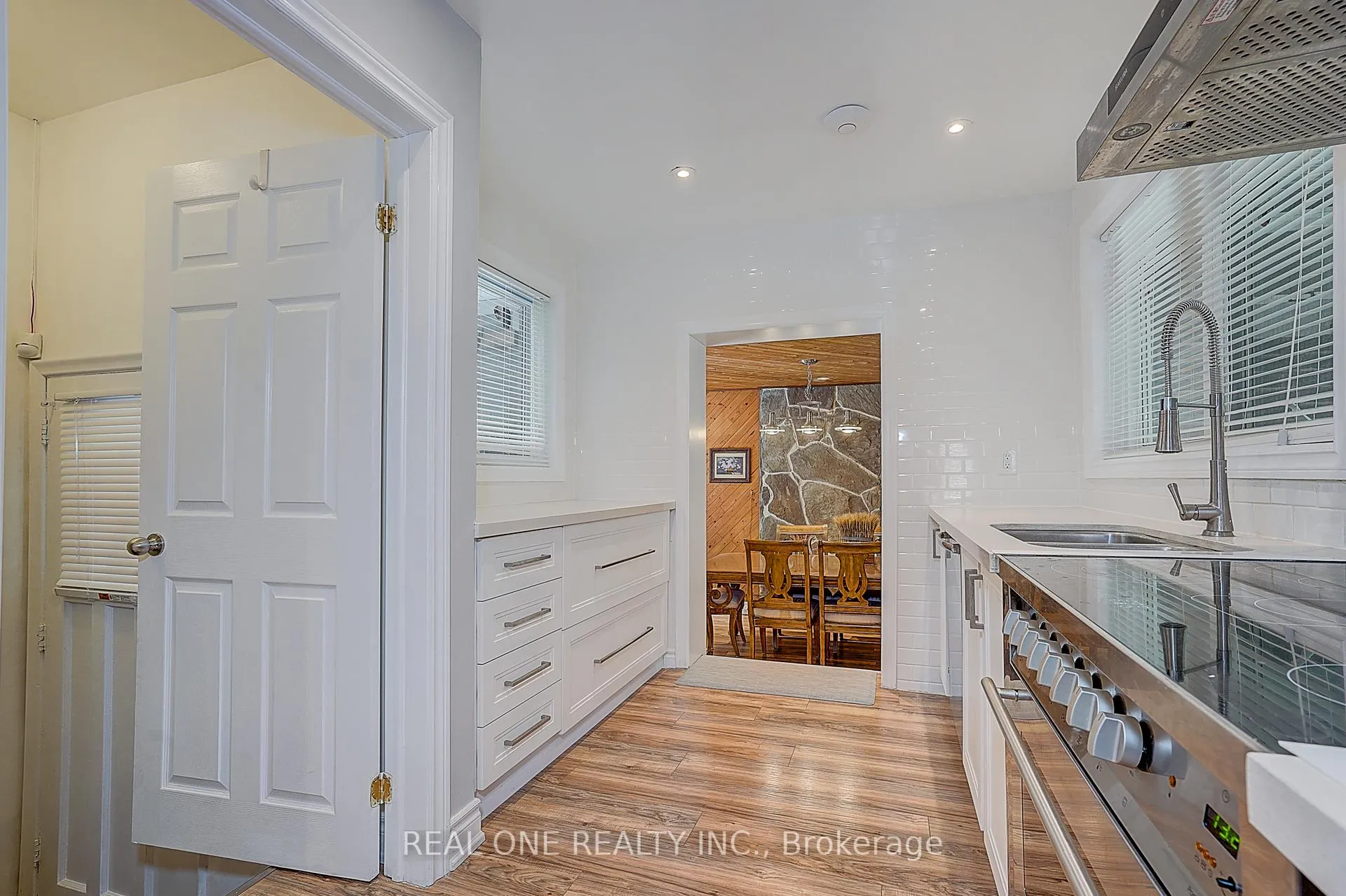 Photo 7 of 37 Lauralynn Crescent, Scarborough, Agincourt South-Malvern West — HOMEH