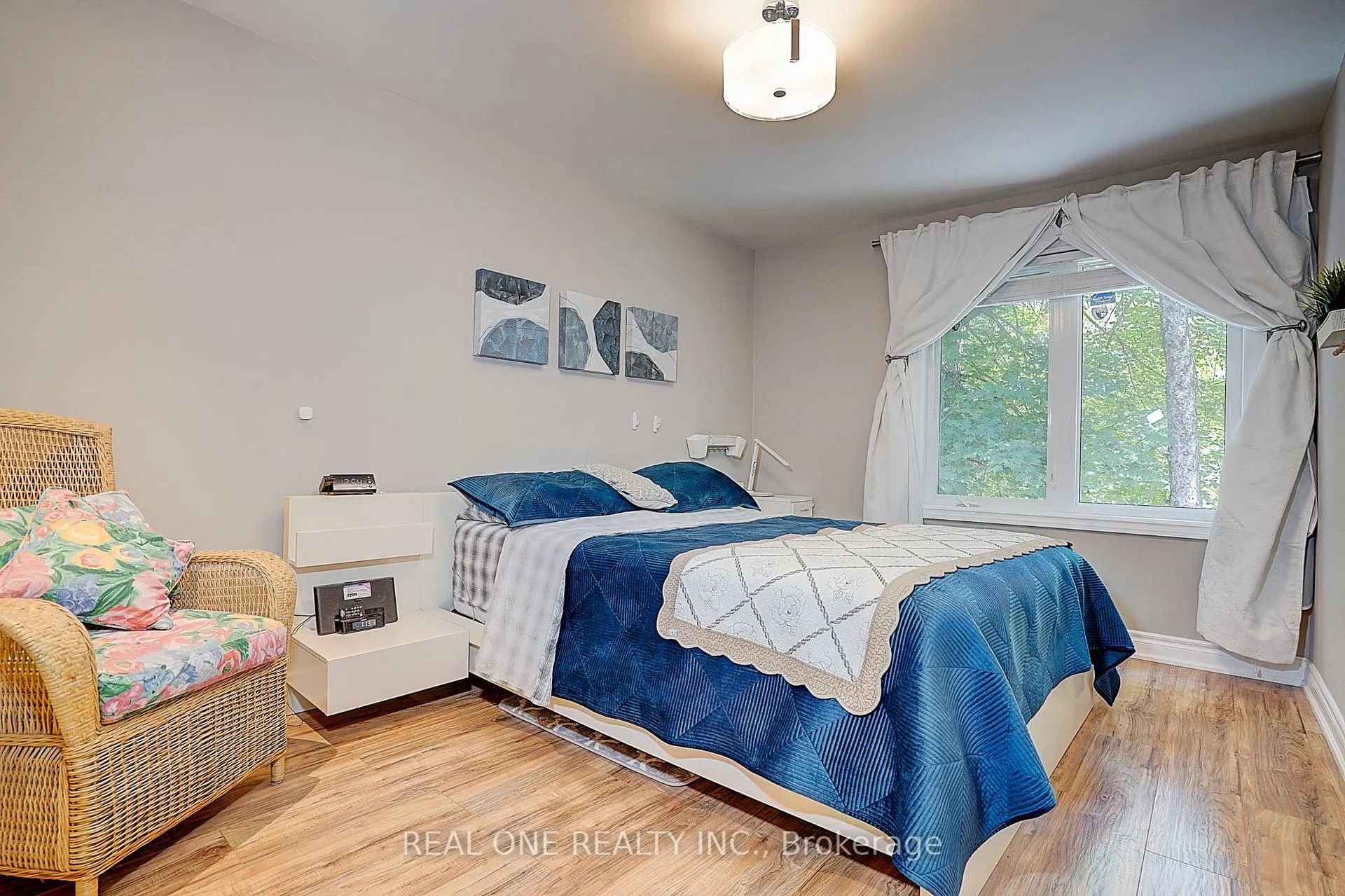 Photo 11 of 37 Lauralynn Crescent, Scarborough, Agincourt South-Malvern West — HOMEH