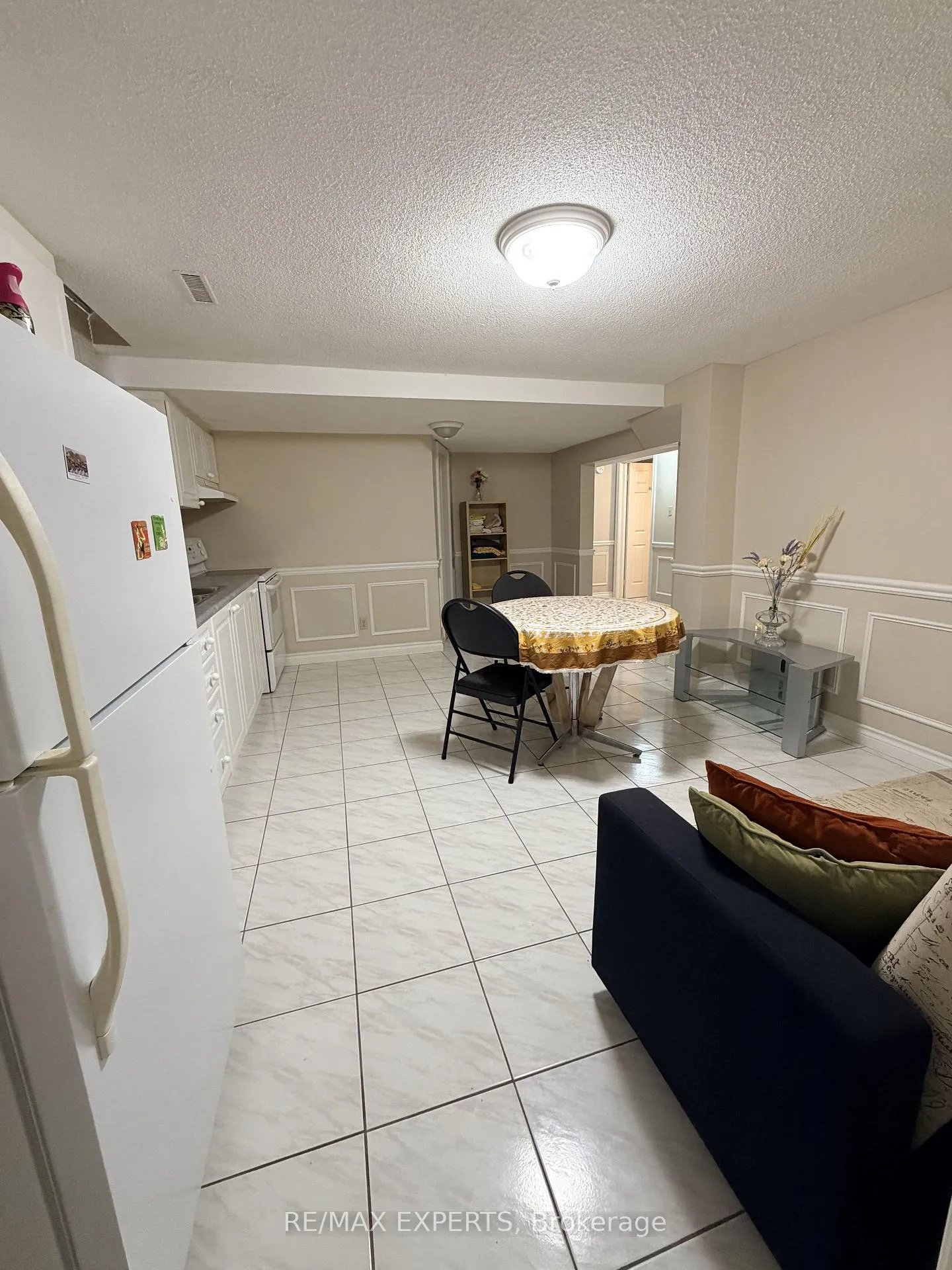 Photo 2 of Unit Bsmt, 157 Wigwoss Drive, Vaughan, East Woodbridge — HOMEH