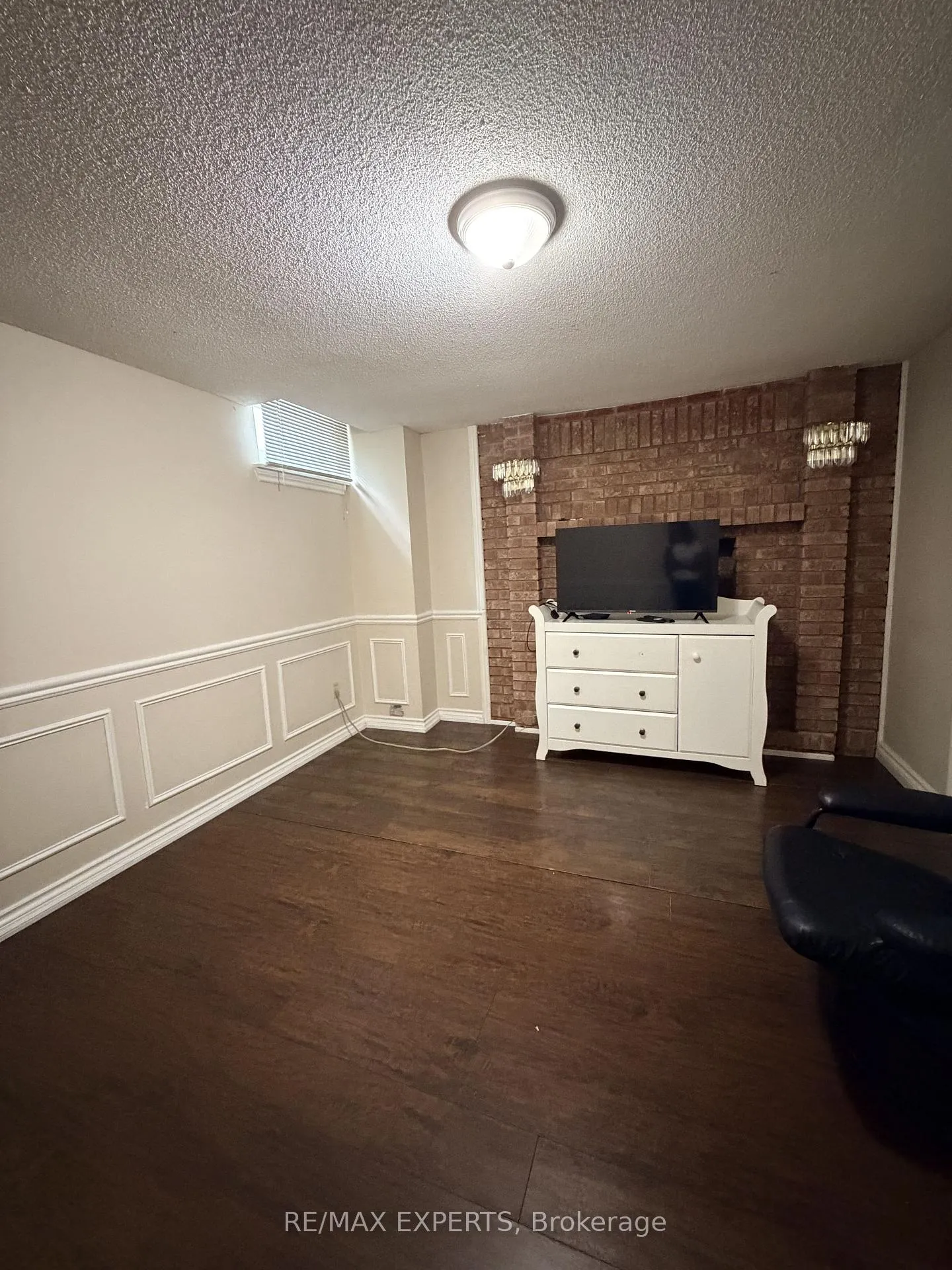 Photo 4 of Unit Bsmt, 157 Wigwoss Drive, Vaughan, East Woodbridge — HOMEH