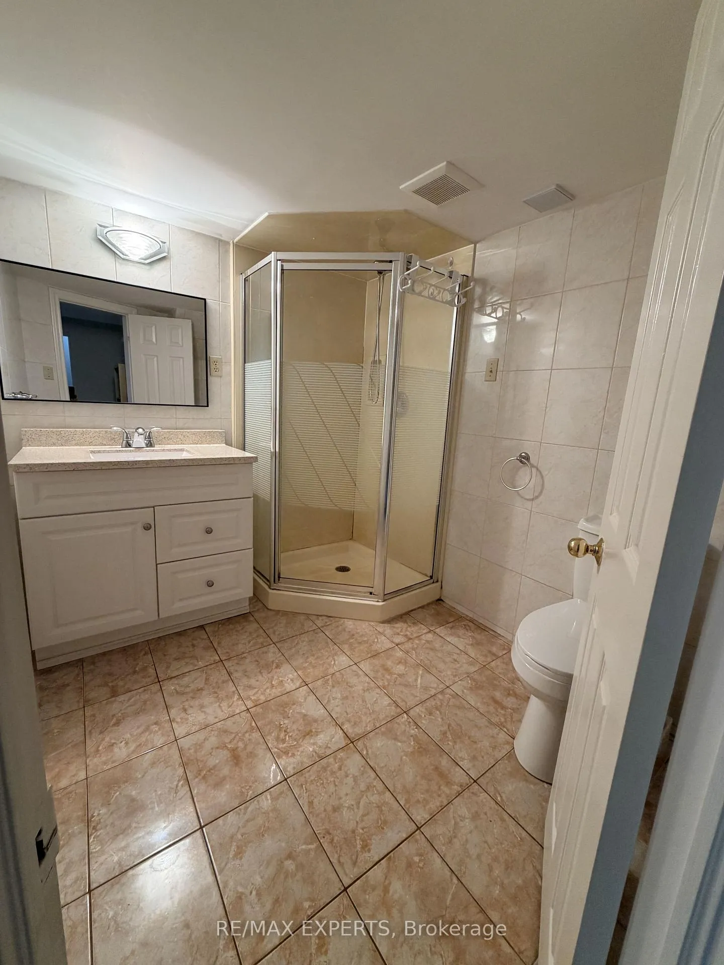 Photo 5 of Unit Bsmt, 157 Wigwoss Drive, Vaughan, East Woodbridge — HOMEH