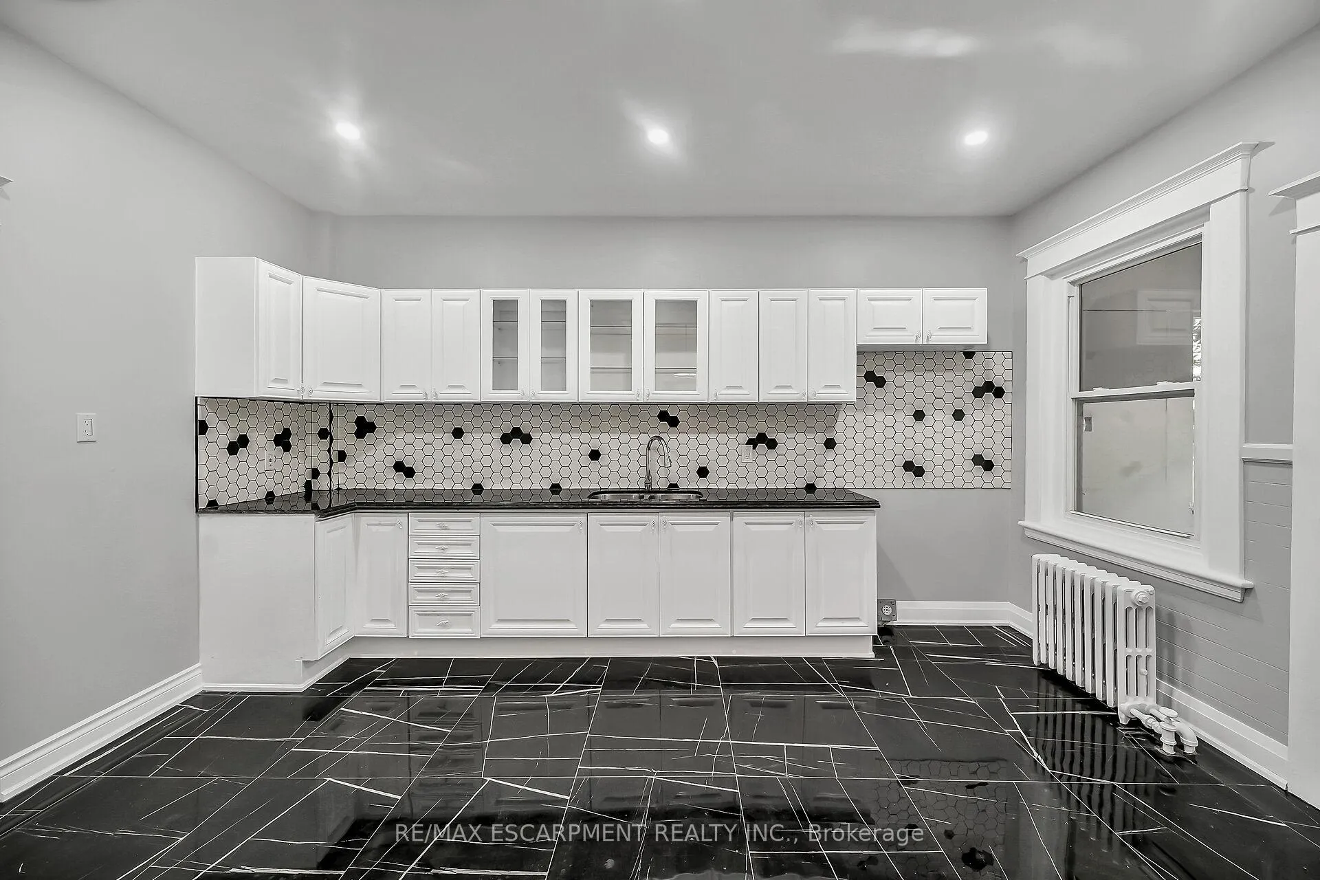 Photo 13 of 172 Sherman Avenue S, Hamilton, St. Clair — HOMEH