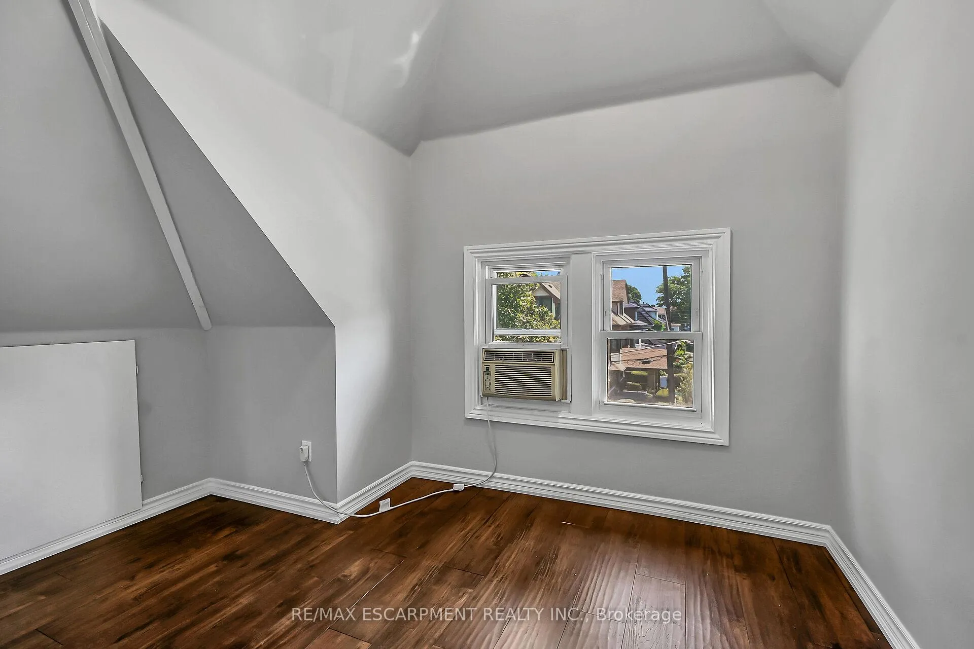 Photo 33 of 172 Sherman Avenue S, Hamilton, St. Clair — HOMEH