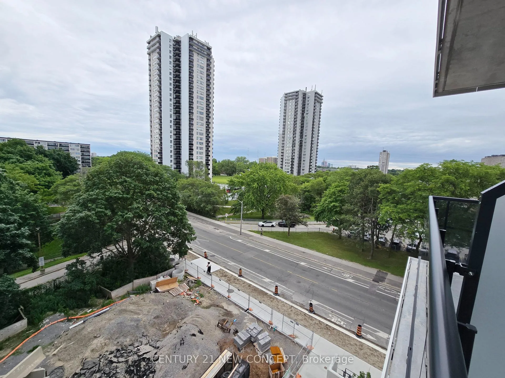 Photo 6 of Unit 510, 151 David Salomon Drive, Toronto, Flemingdon Park — HOMEH