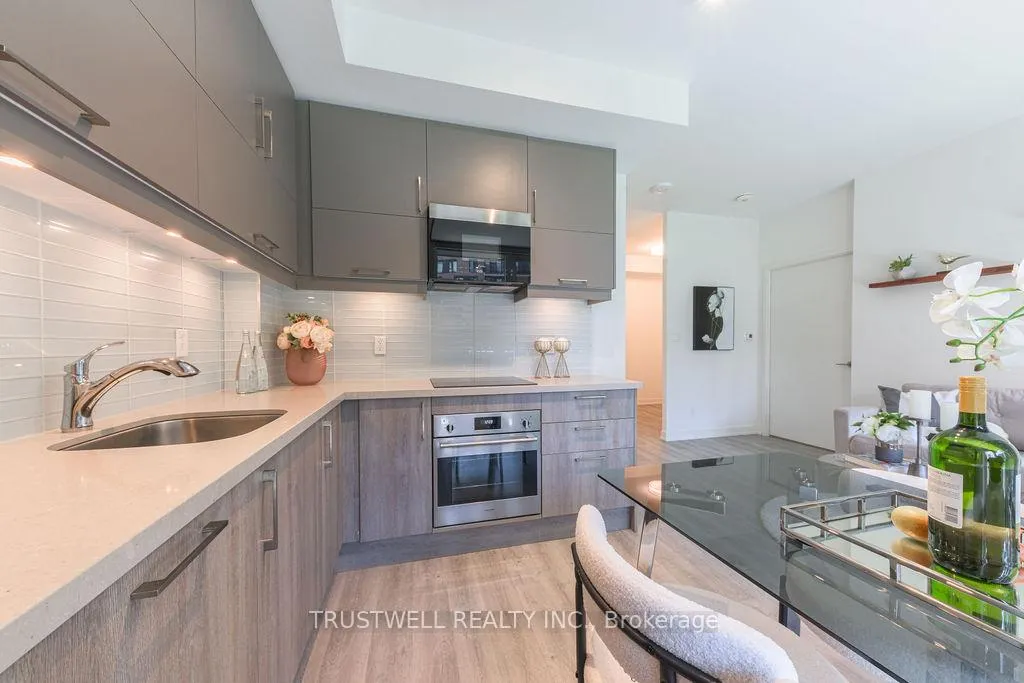 Photo 6 of Unit 407, 38 Simcoe Promenade, Markham, Unionville — HOMEH