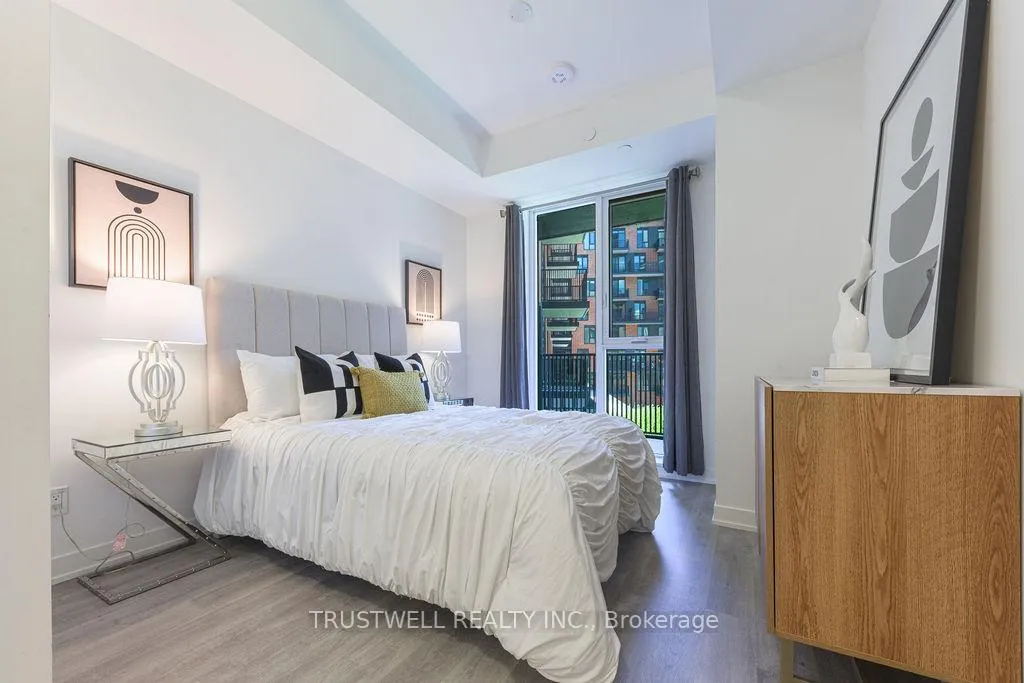 Photo 8 of Unit 407, 38 Simcoe Promenade, Markham, Unionville — HOMEH