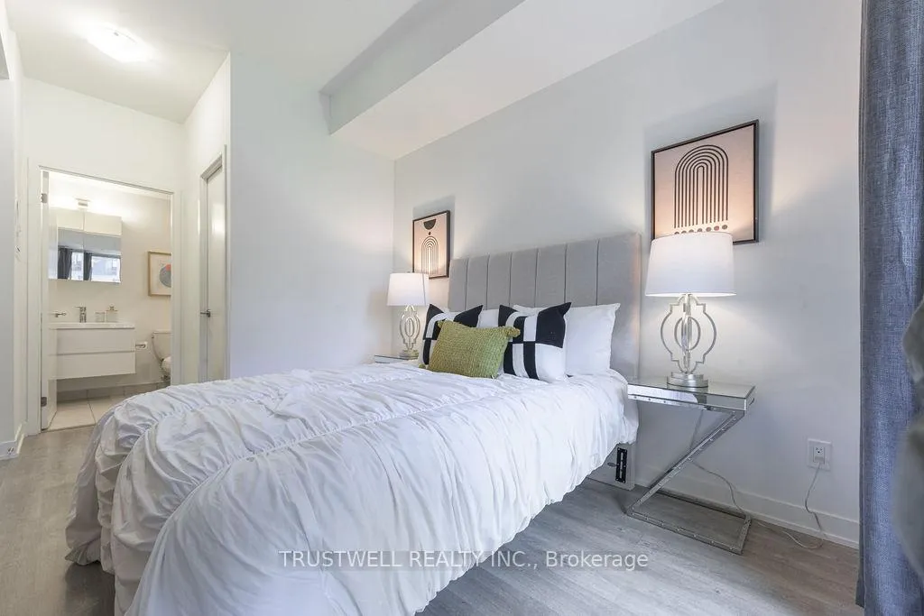 Photo 9 of Unit 407, 38 Simcoe Promenade, Markham, Unionville — HOMEH