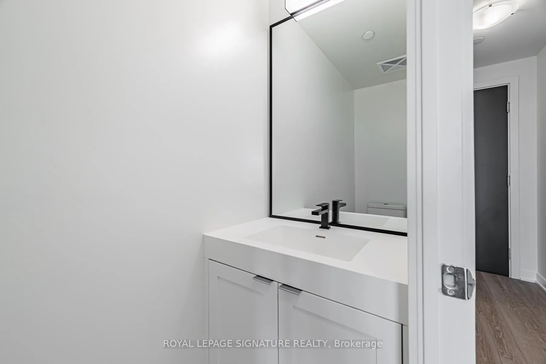 Photo 7 of Unit 609, 250 Lawrence Avenue W, Toronto, Lawrence Park North — HOMEH