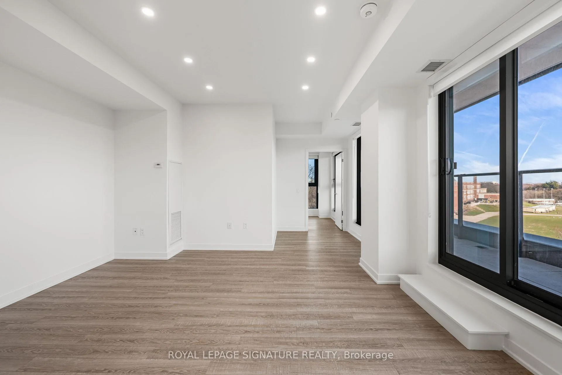 Photo 11 of Unit 609, 250 Lawrence Avenue W, Toronto, Lawrence Park North — HOMEH