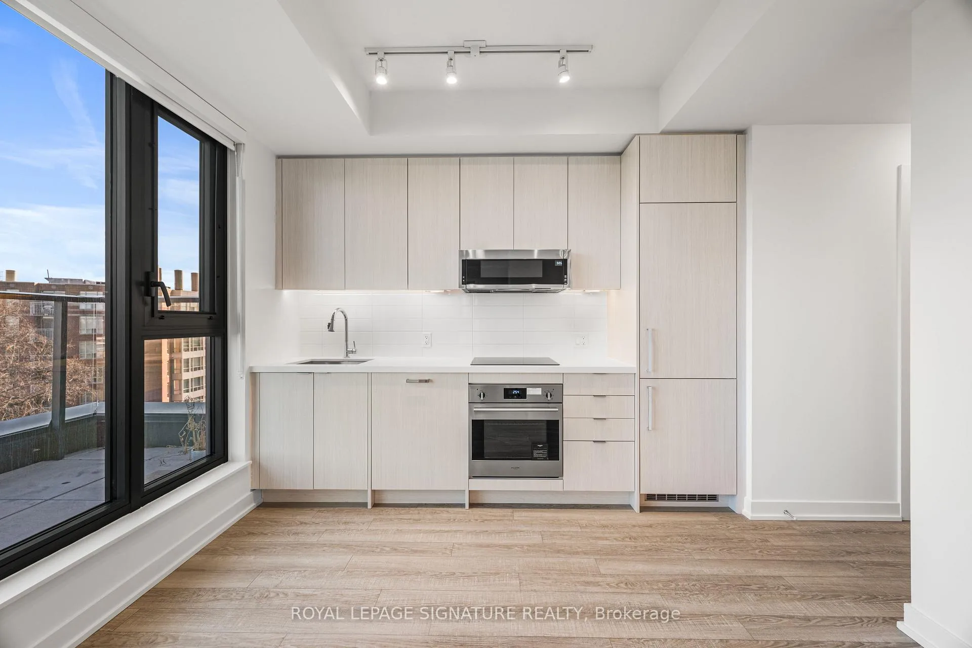 Photo 14 of Unit 609, 250 Lawrence Avenue W, Toronto, Lawrence Park North — HOMEH