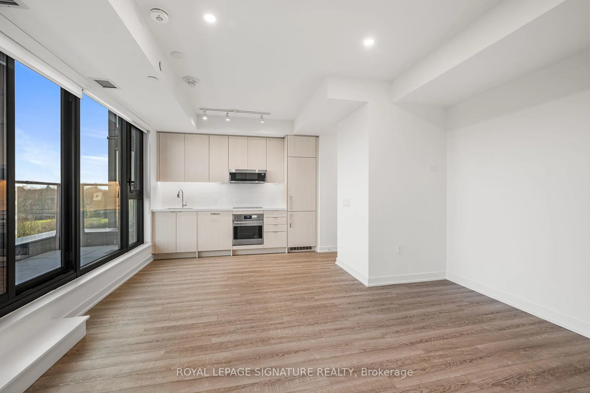 Photo 15 of Unit 609, 250 Lawrence Avenue W, Toronto, Lawrence Park North — HOMEH