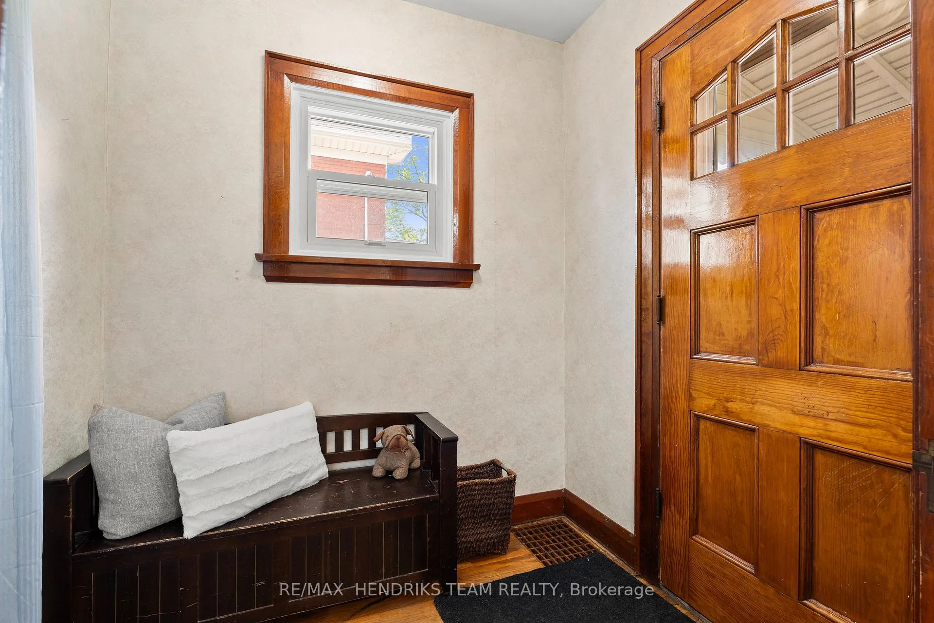 Photo 3 of 70 Carleton Street N, Thorold, Thorold Downtown — HOMEH