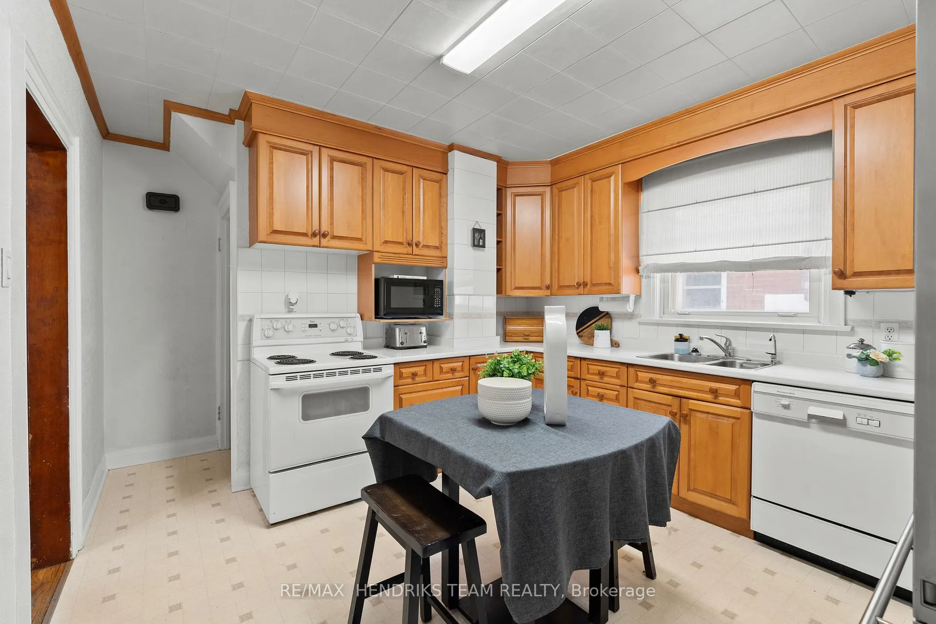 Photo 12 of 70 Carleton Street N, Thorold, Thorold Downtown — HOMEH