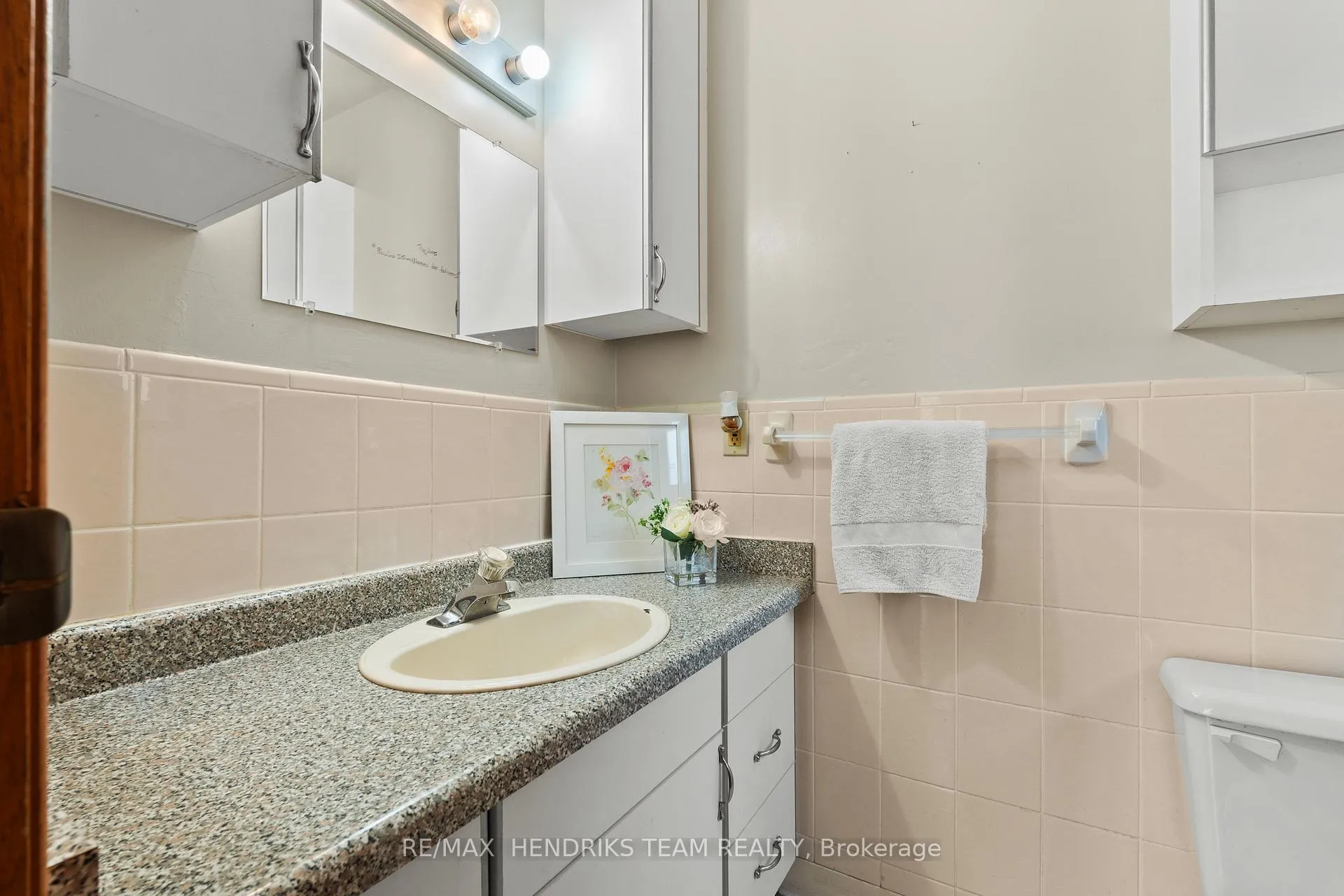 Photo 17 of 70 Carleton Street N, Thorold, Thorold Downtown — HOMEH