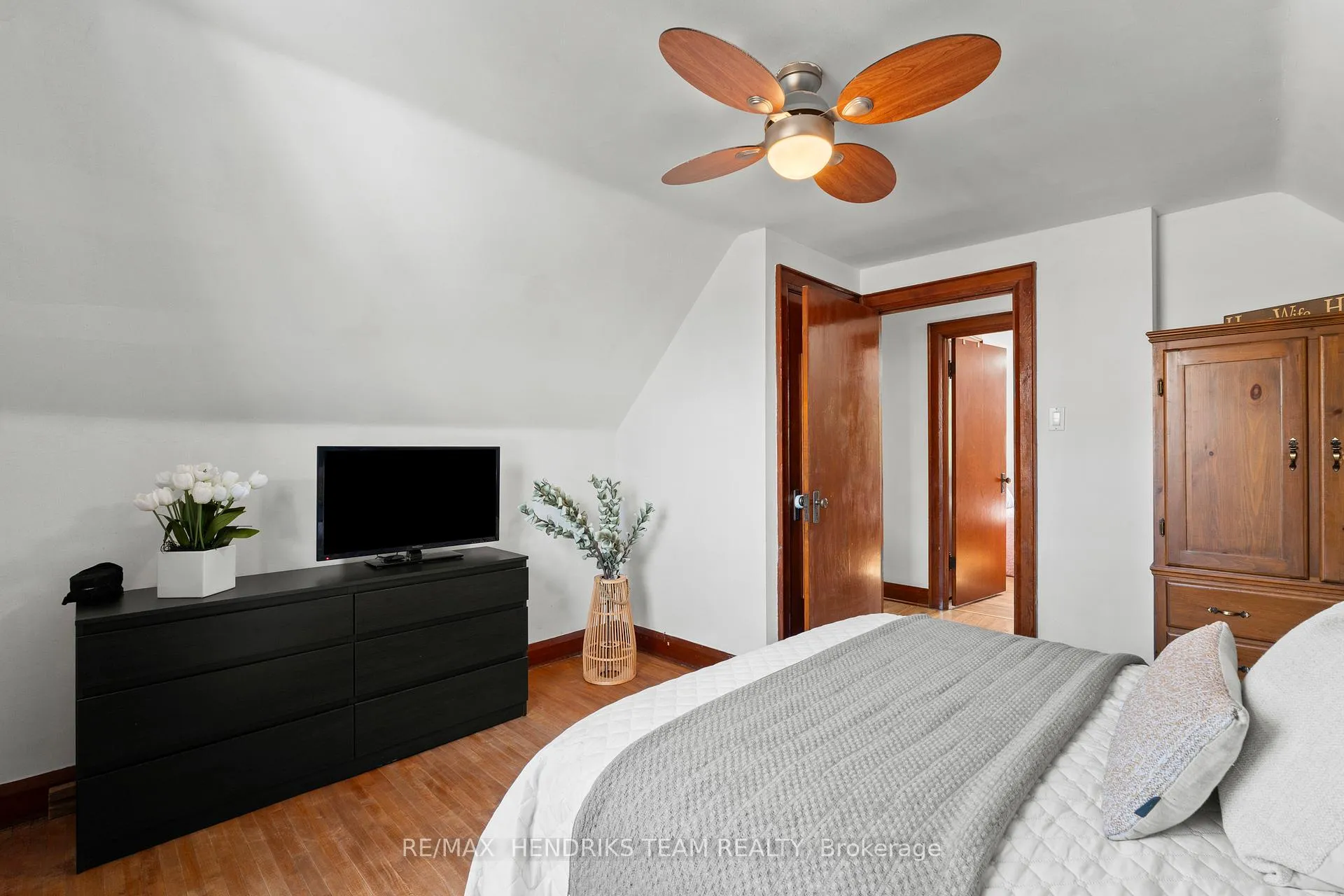 Photo 20 of 70 Carleton Street N, Thorold, Thorold Downtown — HOMEH