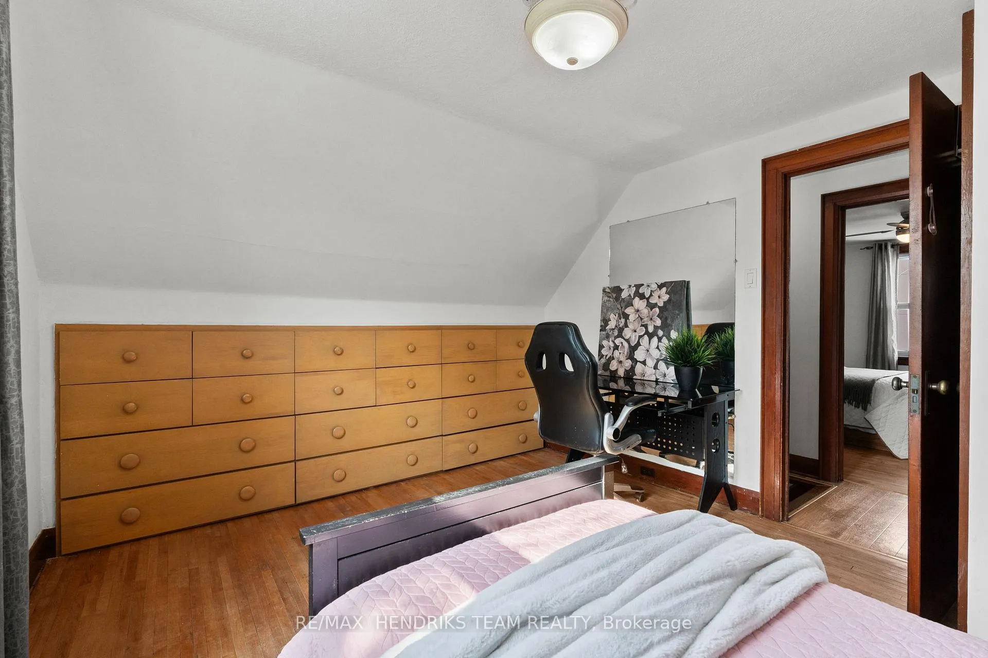 Photo 22 of 70 Carleton Street N, Thorold, Thorold Downtown — HOMEH