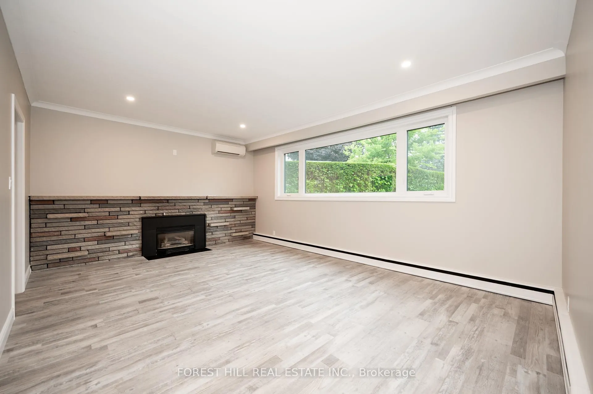 Front of Unit Lower, 135 Ashbrook Court
