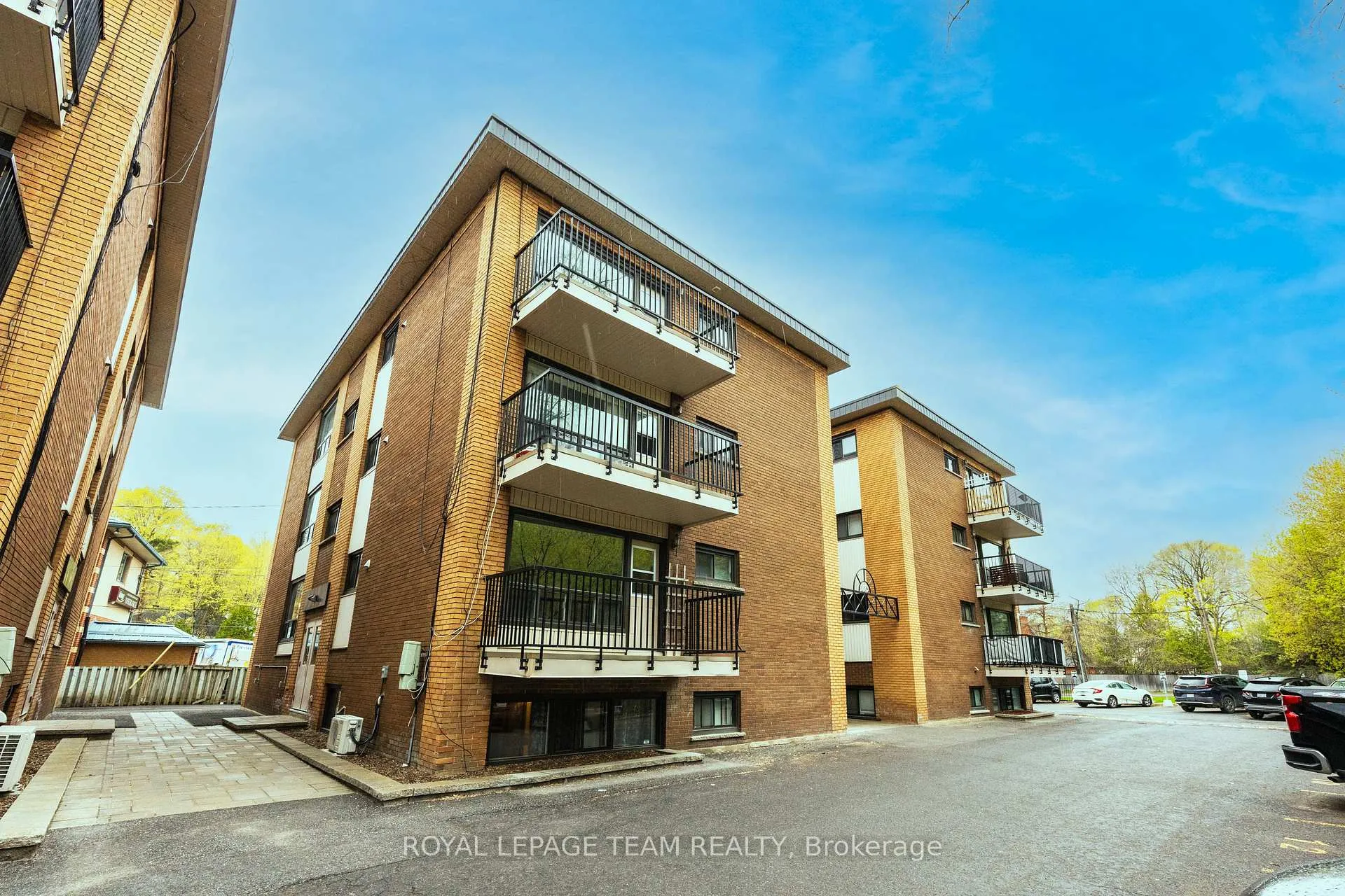 Photo 2 of Unit 6, 270 Beechwood Avenue, Ottawa, Vanier — HOMEH