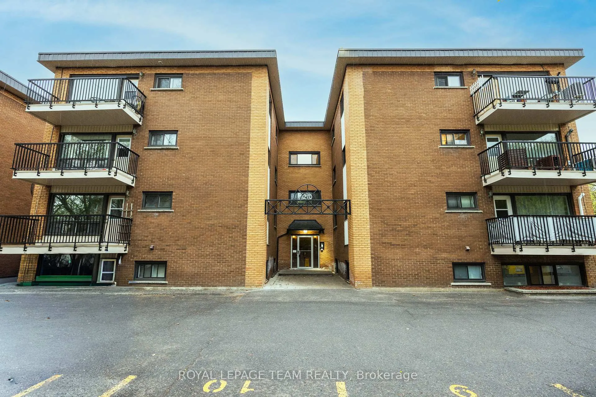 Photo 3 of Unit 6, 270 Beechwood Avenue, Ottawa, Vanier — HOMEH