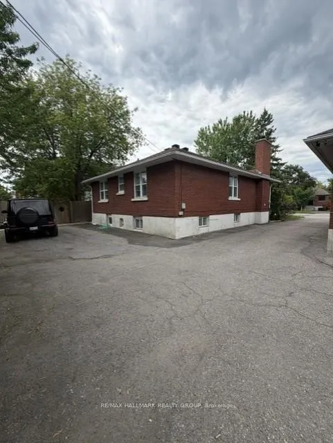 Photo 4 of Unit 2, 98 Donald Street, Ottawa, Overbrook — HOMEH