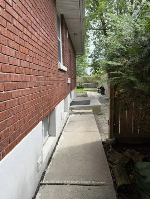 Photo 5 of Unit 2, 98 Donald Street, Ottawa, Overbrook — HOMEH