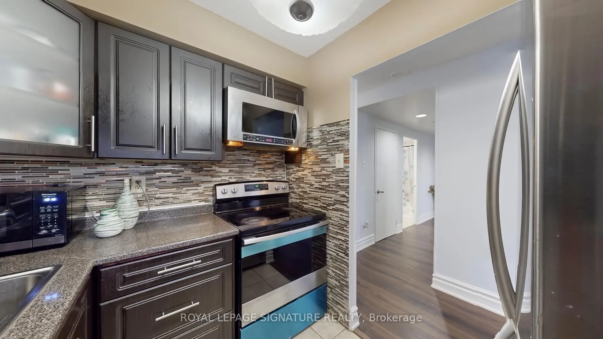 Photo 6 of Unit 307, 2901 Kipling Avenue, Etobicoke, Mount Olive-Silverstone-Jamestown — HOMEH