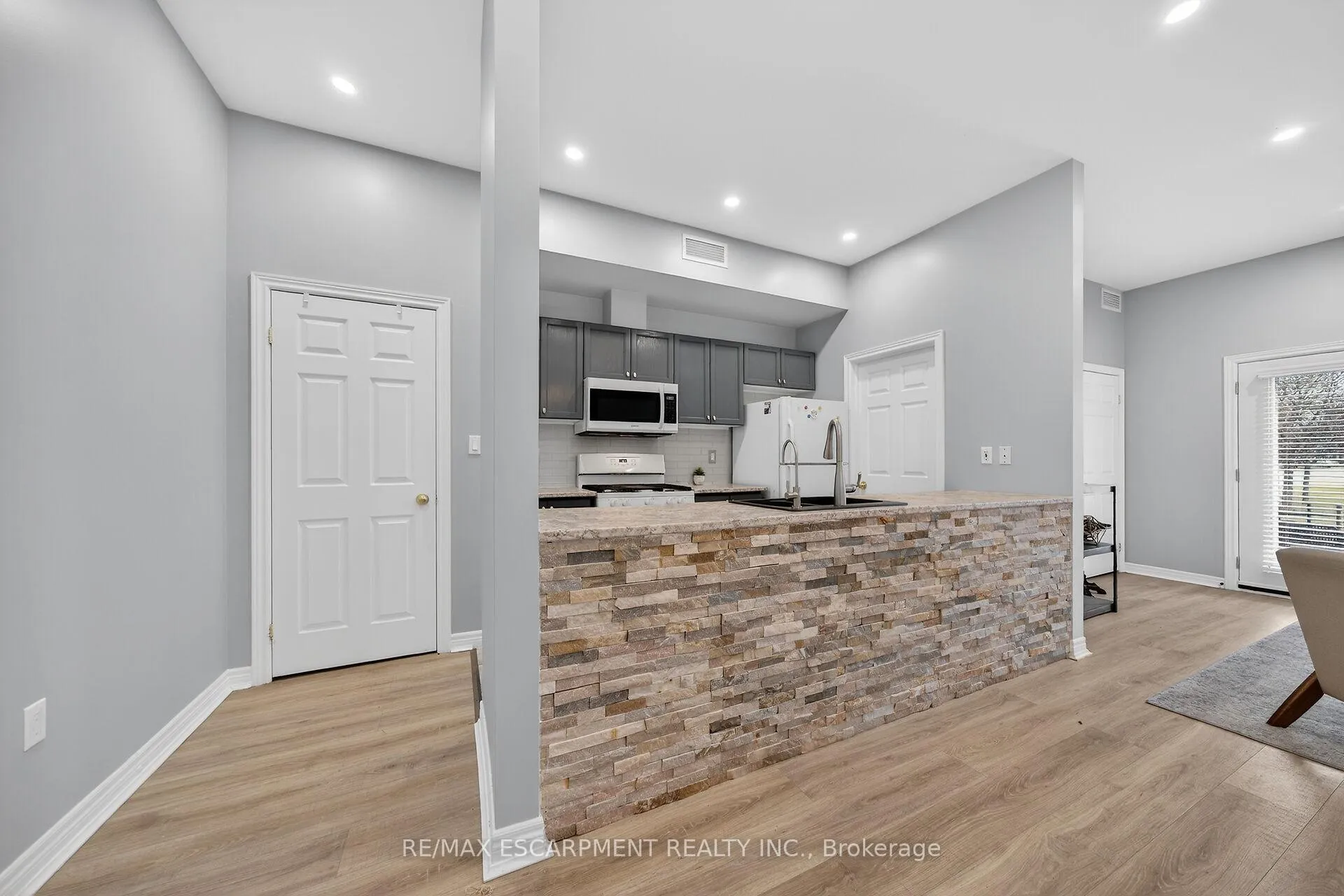 Photo 15 of Unit 4, 60 Natalia Avenue, Hamilton, Twenty Place — HOMEH