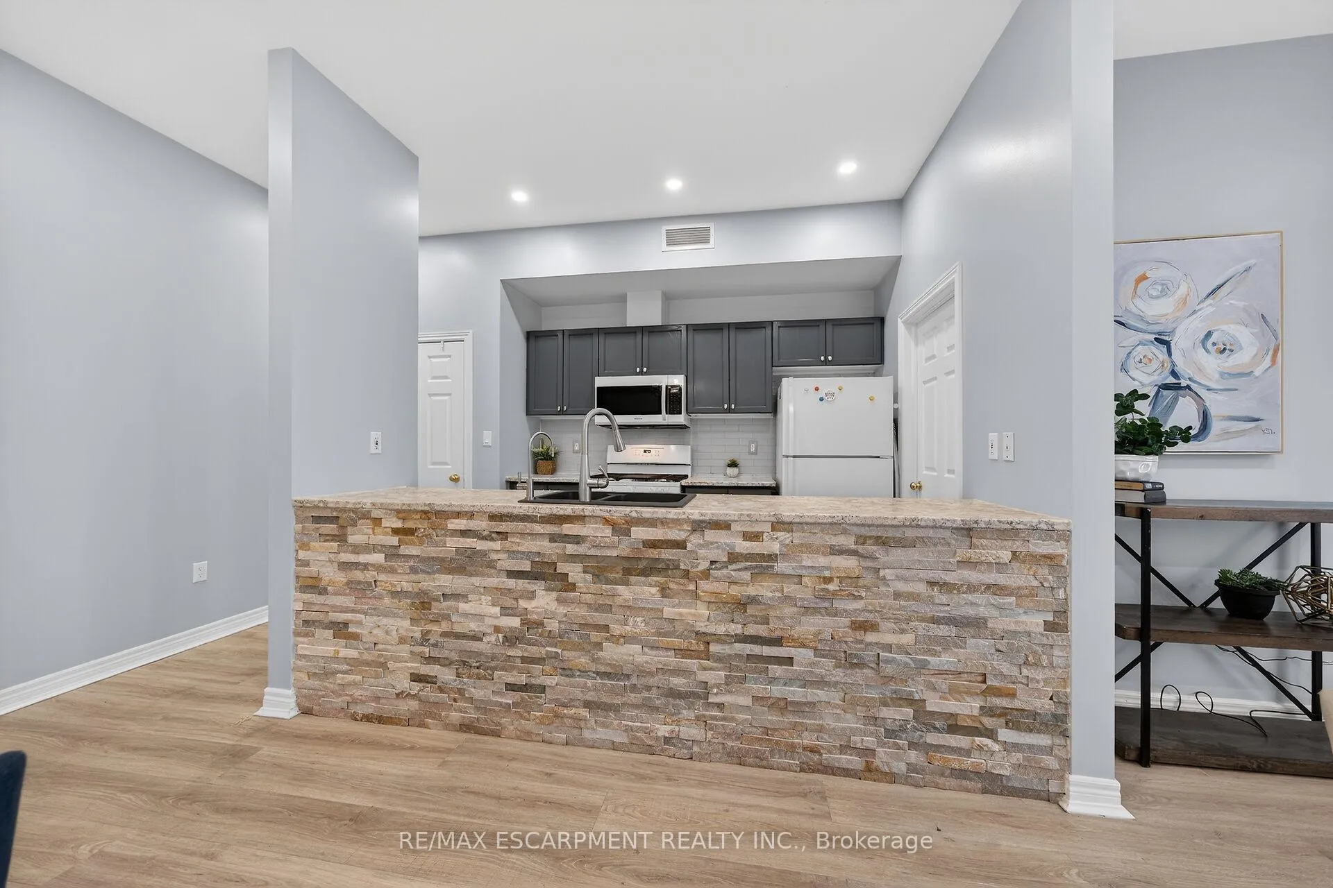 Photo 18 of Unit 4, 60 Natalia Avenue, Hamilton, Twenty Place — HOMEH