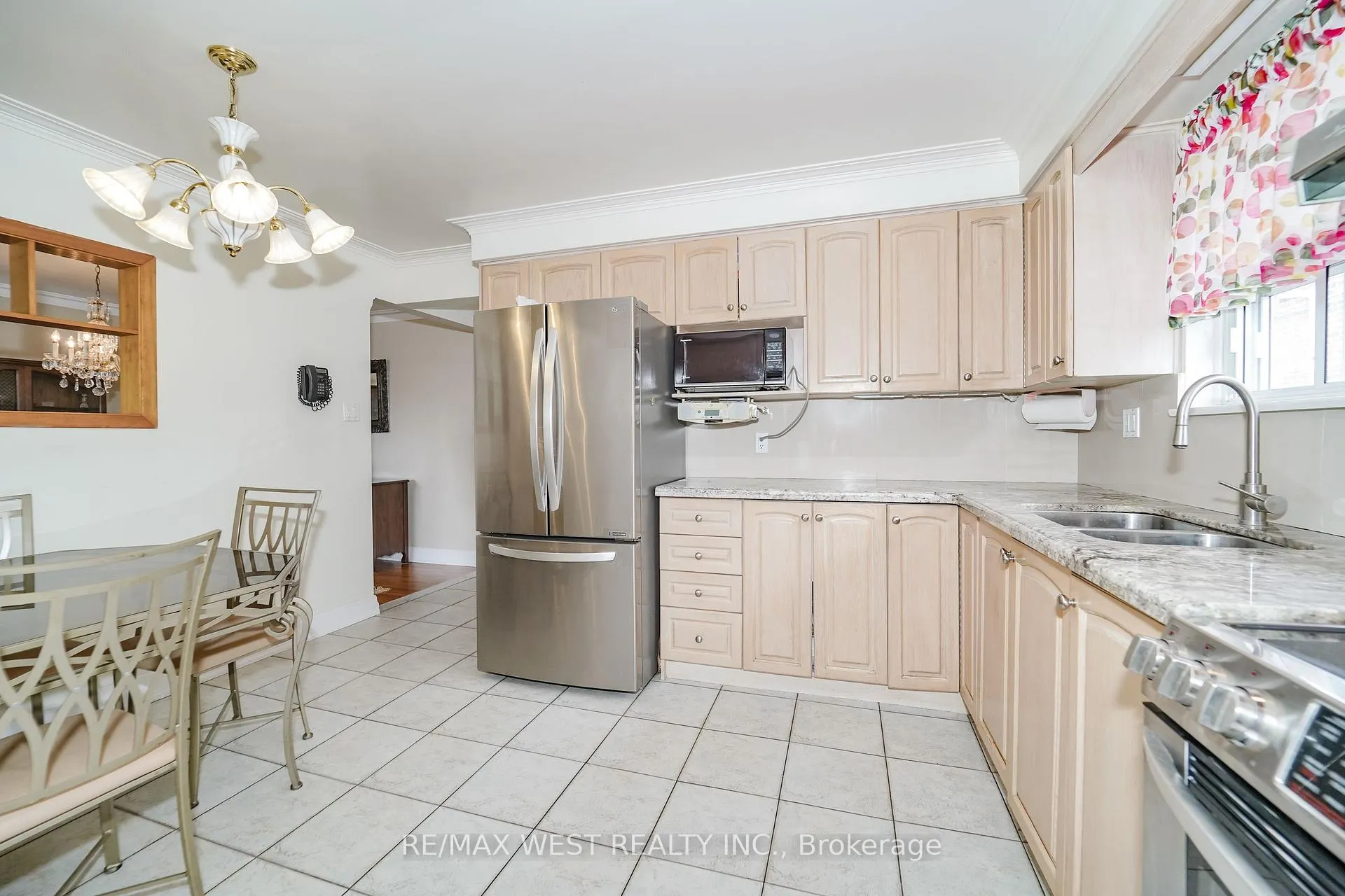 Photo 3 of 65 Council Crescent, North York, York University Heights — HOMEH