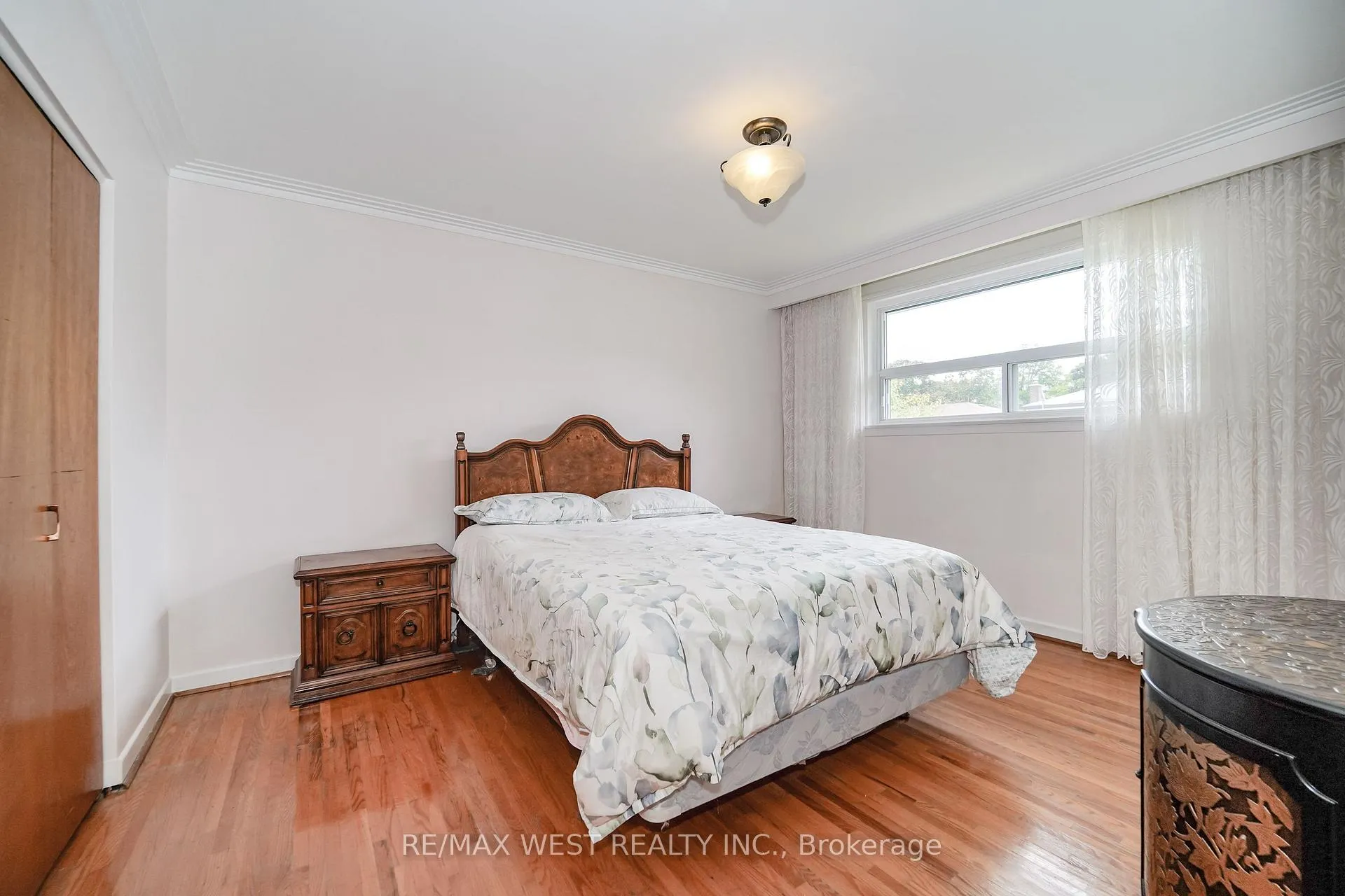 Photo 5 of 65 Council Crescent, North York, York University Heights — HOMEH