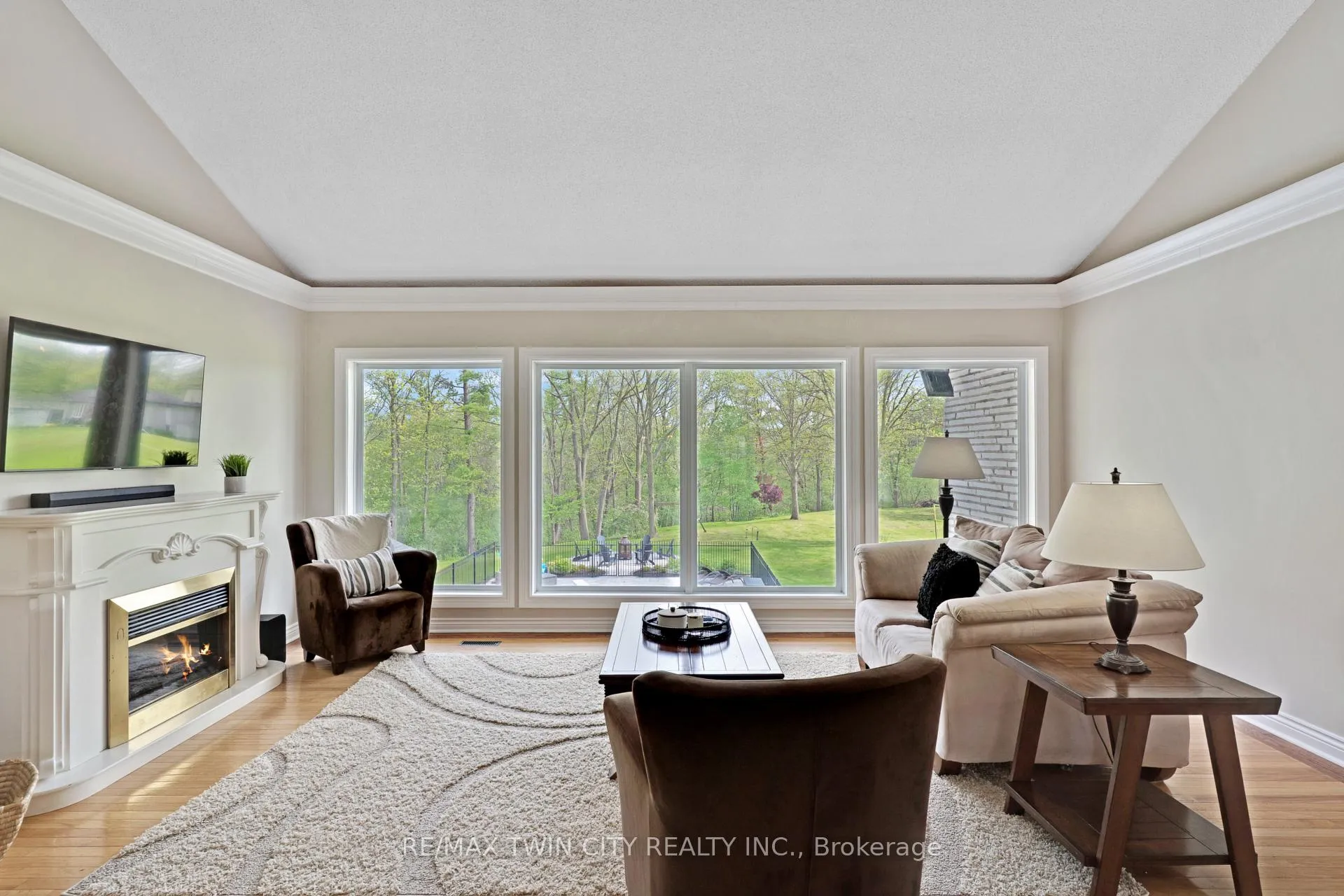 Photo 5 of 1279 Maple Manor Road, North Dumfries — HOMEH