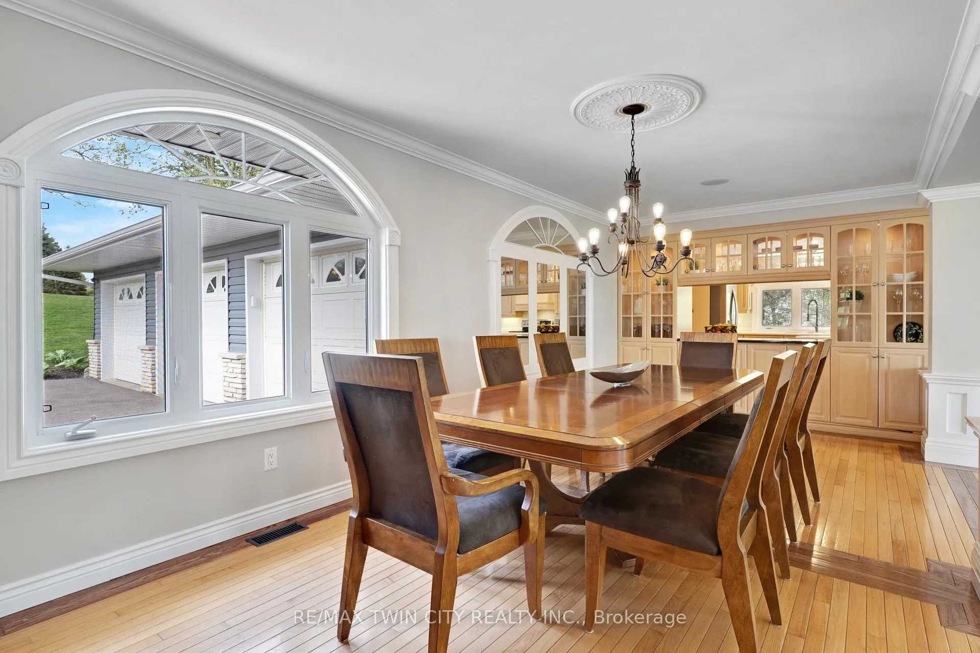 Photo 10 of 1279 Maple Manor Road, North Dumfries — HOMEH