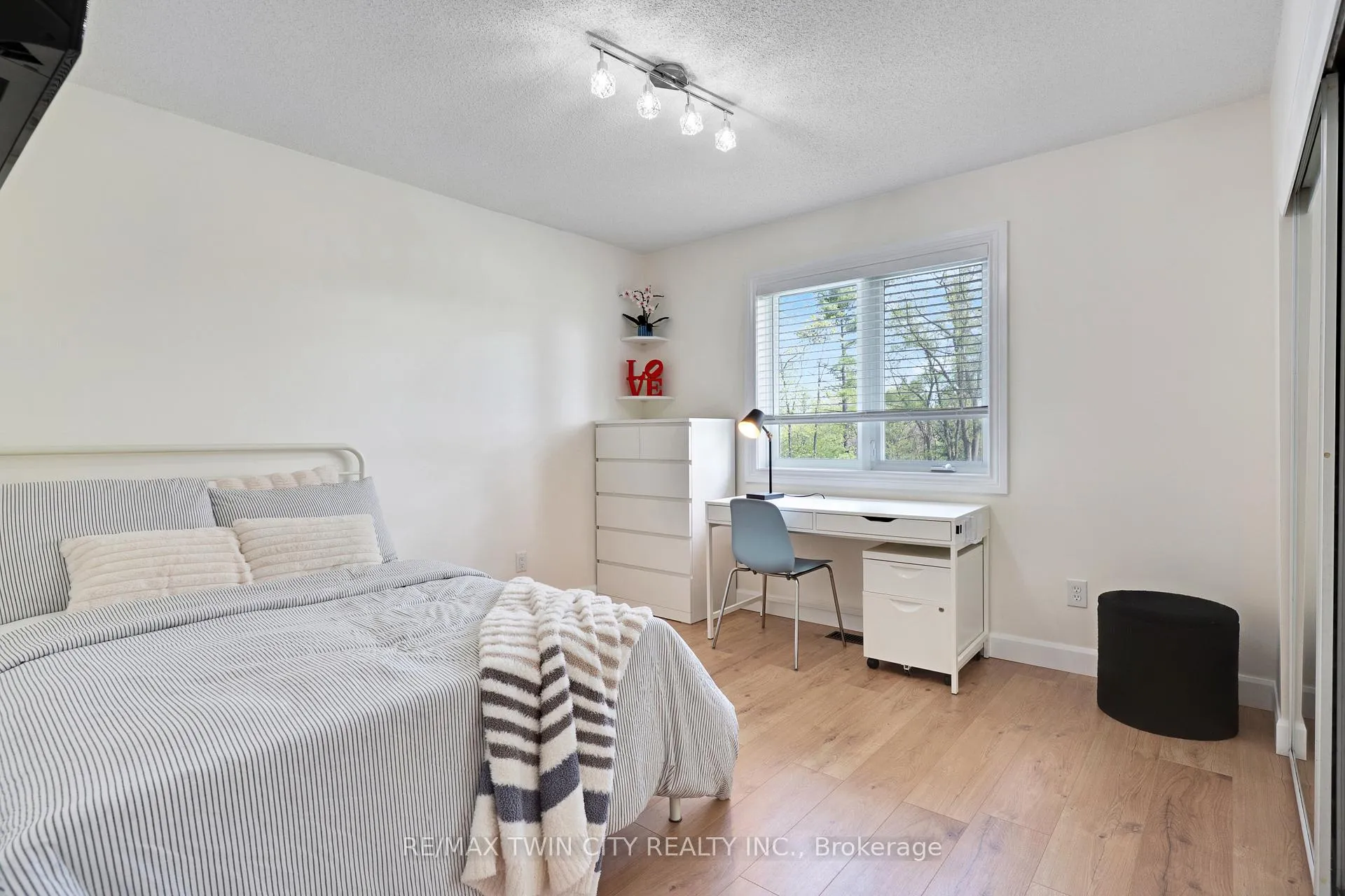 Photo 22 of 1279 Maple Manor Road, North Dumfries — HOMEH