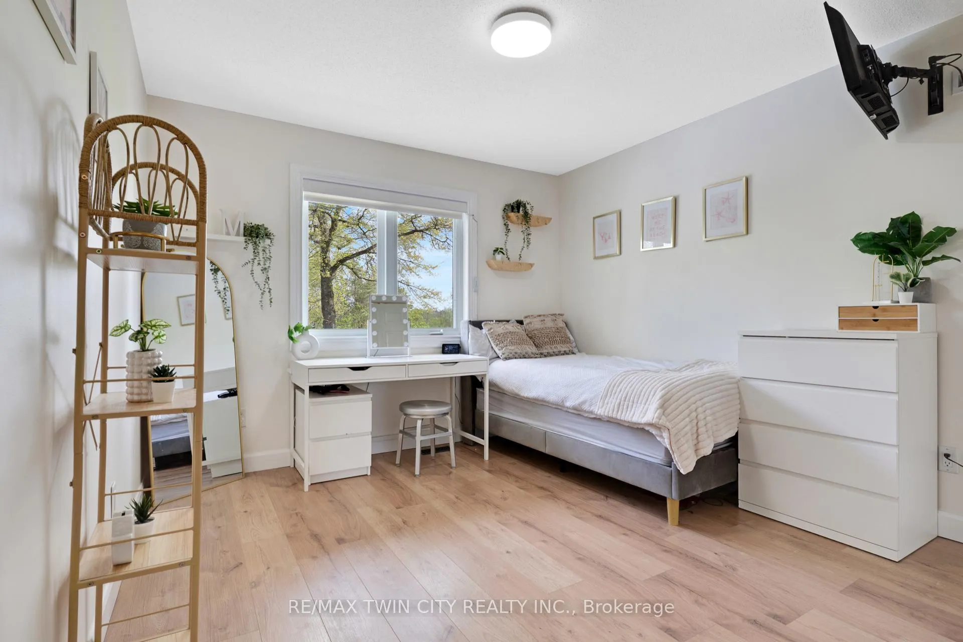 Photo 24 of 1279 Maple Manor Road, North Dumfries — HOMEH