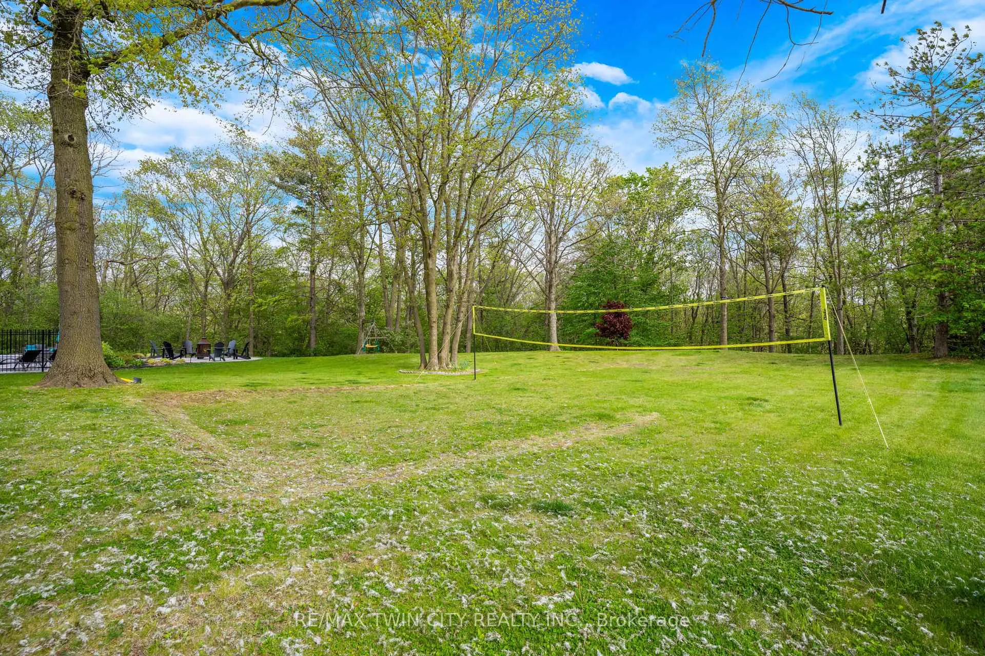 Photo 39 of 1279 Maple Manor Road, North Dumfries — HOMEH