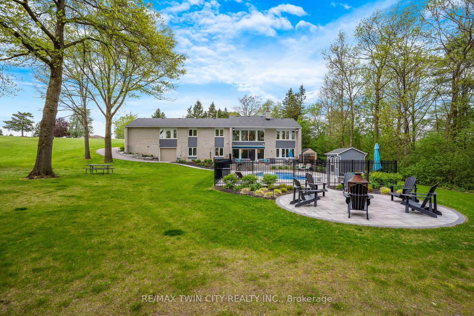 Photo 41 of 1279 Maple Manor Road, North Dumfries — HOMEH