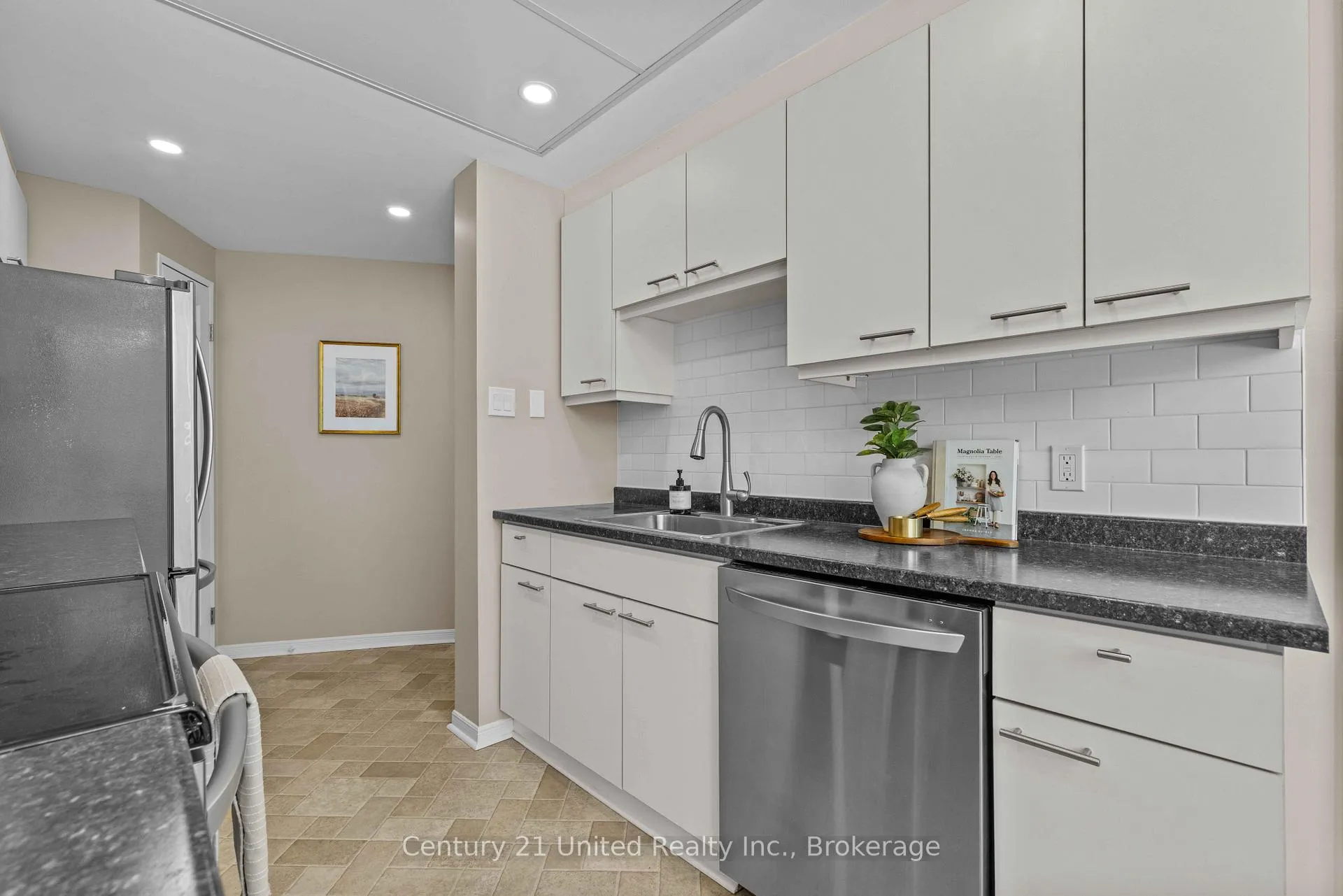 Photo 8 of Unit 104, 2 George Street N, Peterborough, Town Ward 3 — HOMEH